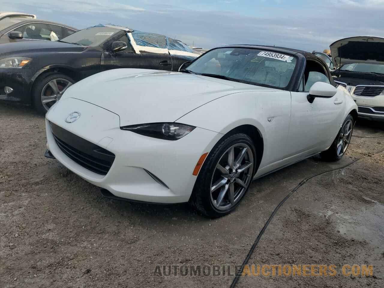 JM1NDAD77N0504821 MAZDA MX5 2022