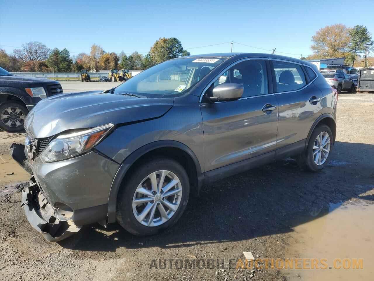 JN1BJ1CP0JW104168 NISSAN ROGUE 2018