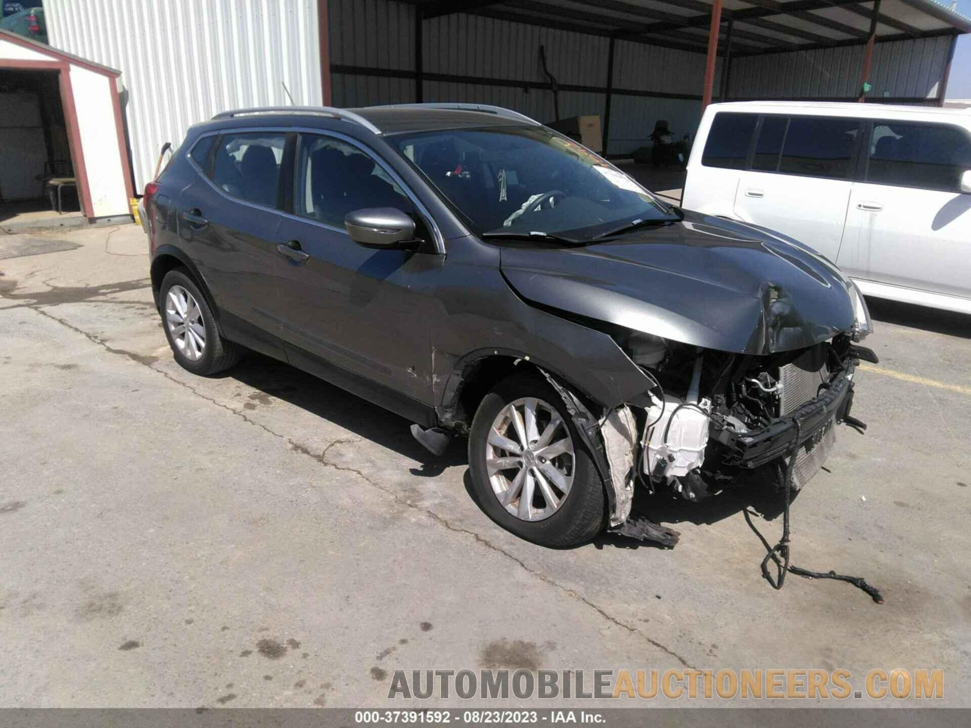 JN1BJ1CP0JW104705 NISSAN ROGUE SPORT 2018