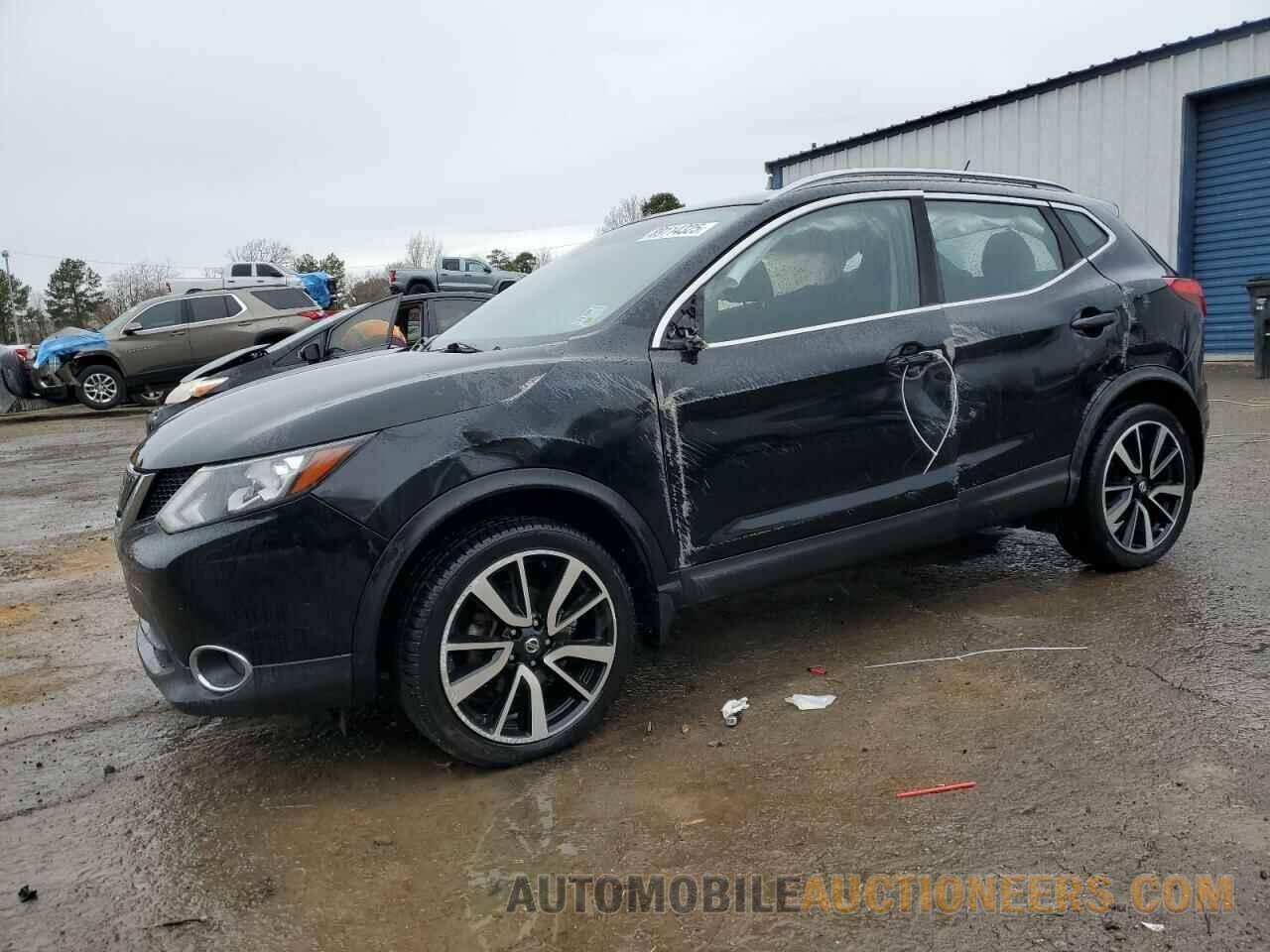 JN1BJ1CP0JW105529 NISSAN ROGUE 2018