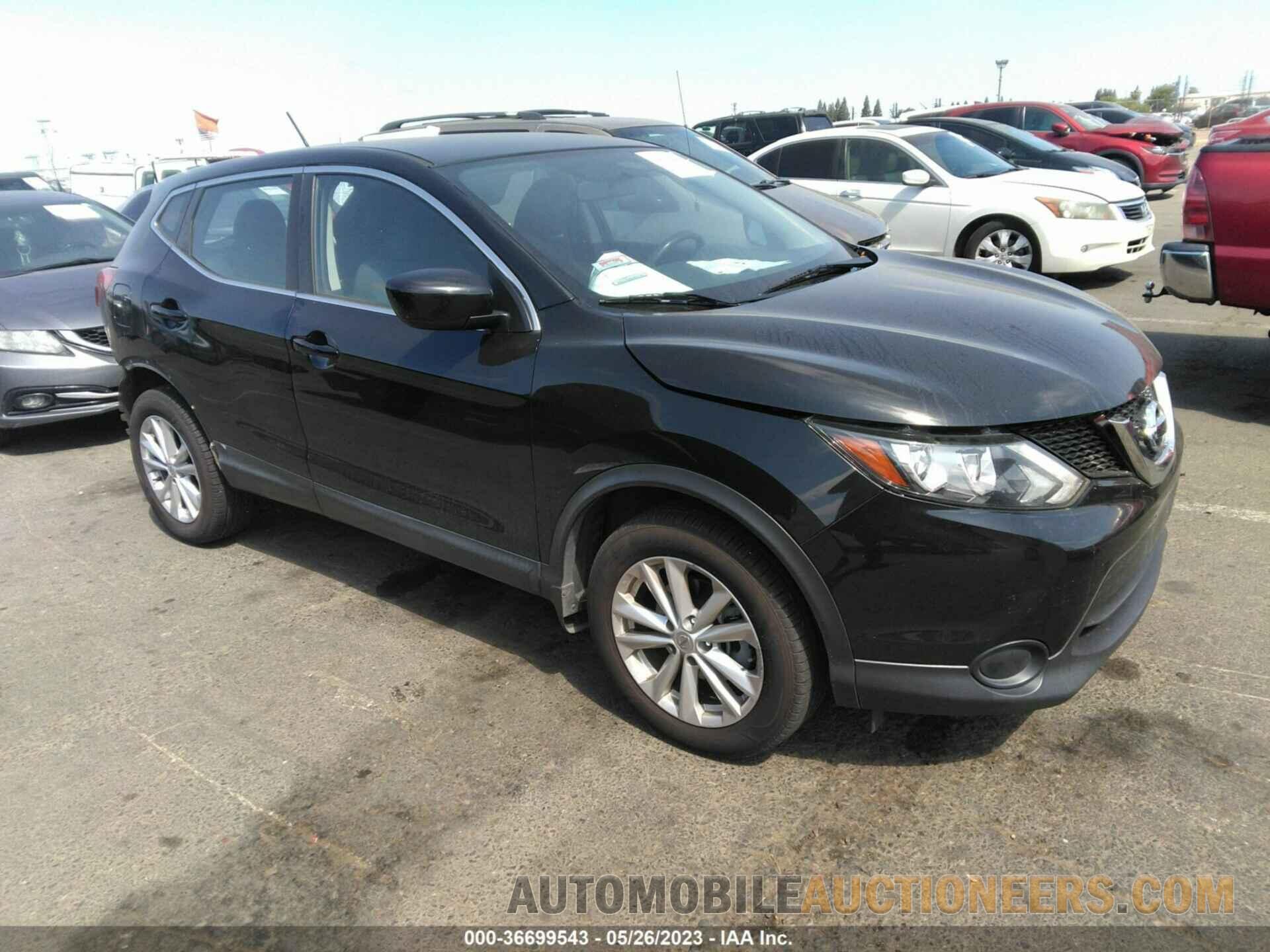 JN1BJ1CP0JW108219 NISSAN ROGUE SPORT 2018