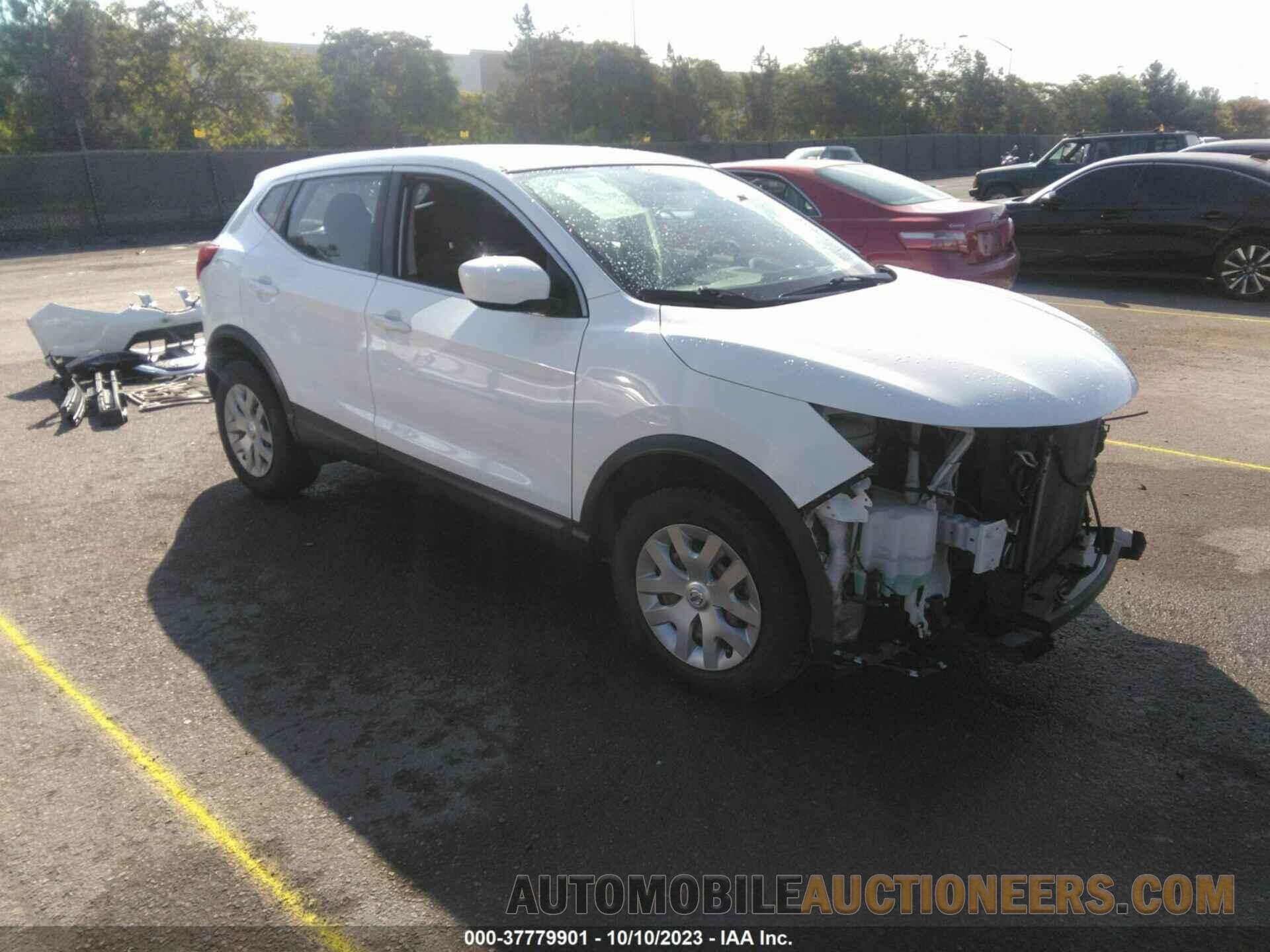 JN1BJ1CP0JW155203 NISSAN ROGUE SPORT 2018