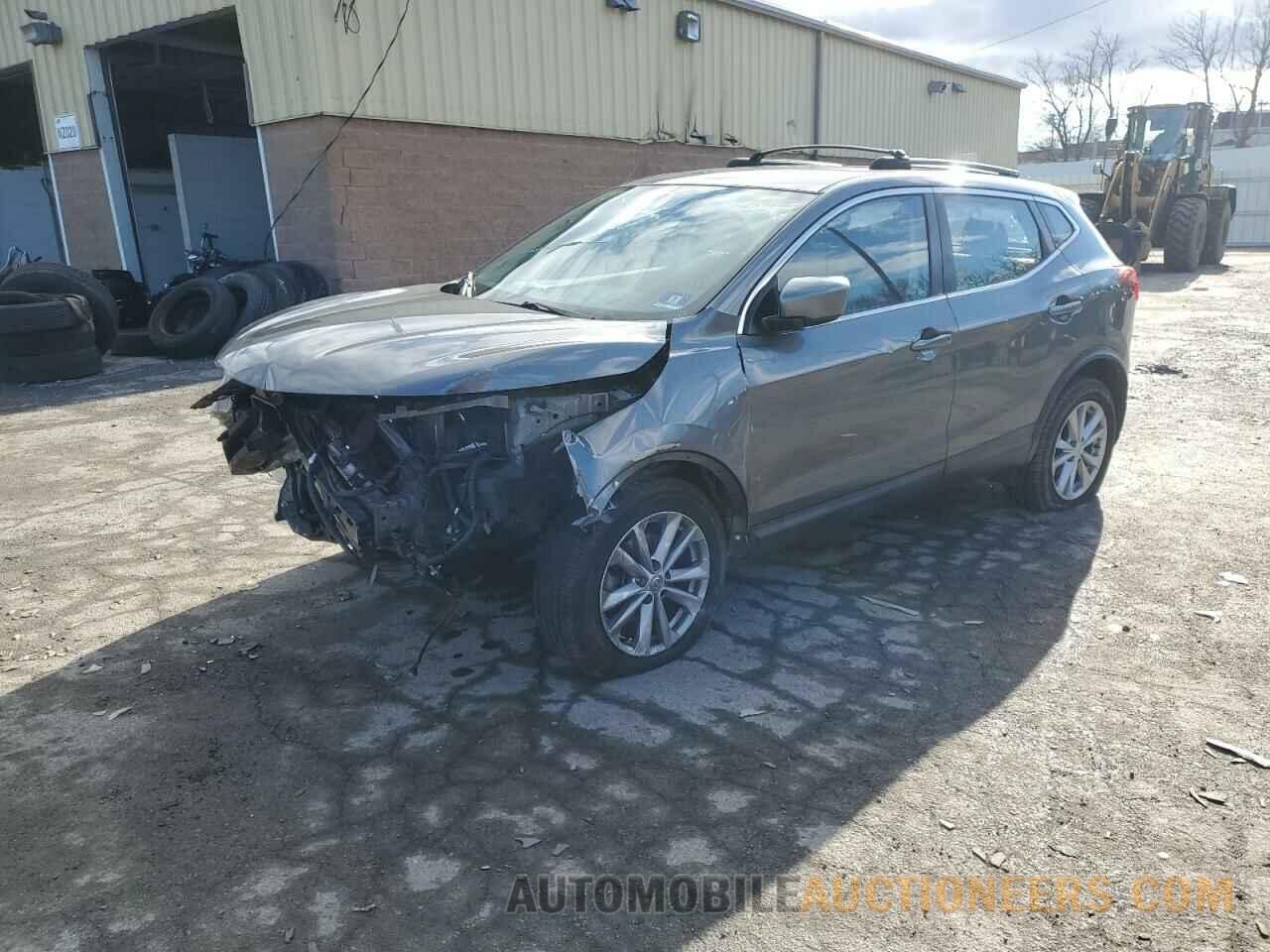 JN1BJ1CP0JW159655 NISSAN ROGUE 2018