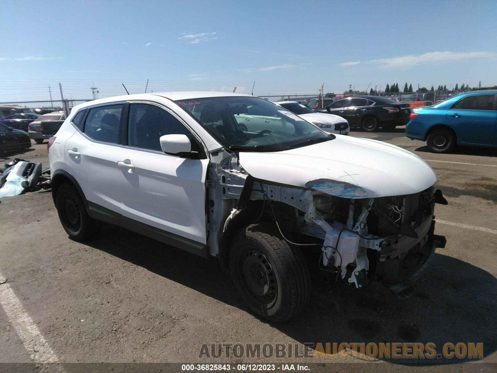 JN1BJ1CP0JW162894 NISSAN ROGUE SPORT 2018