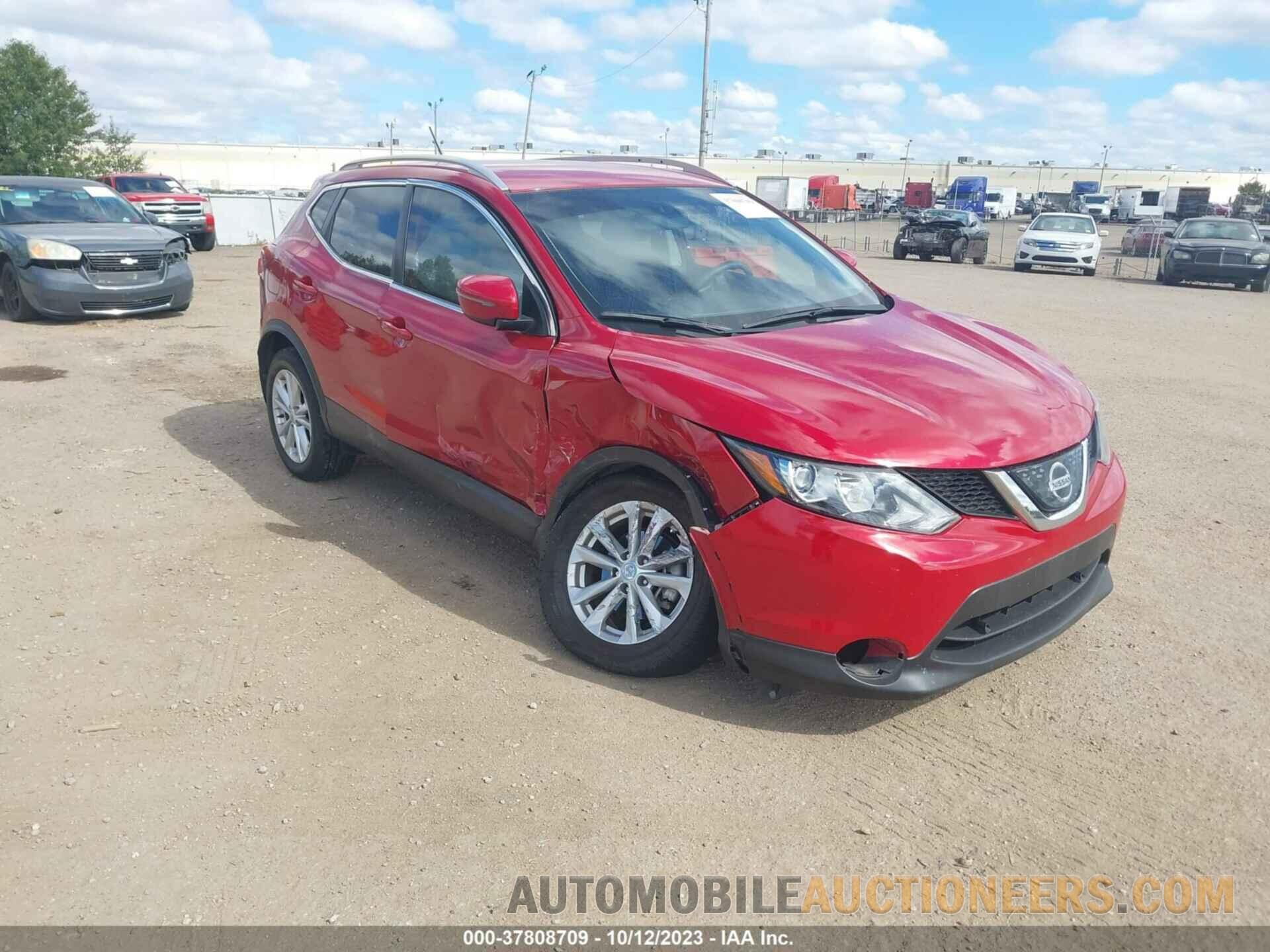 JN1BJ1CP0JW187469 NISSAN ROGUE SPORT 2018