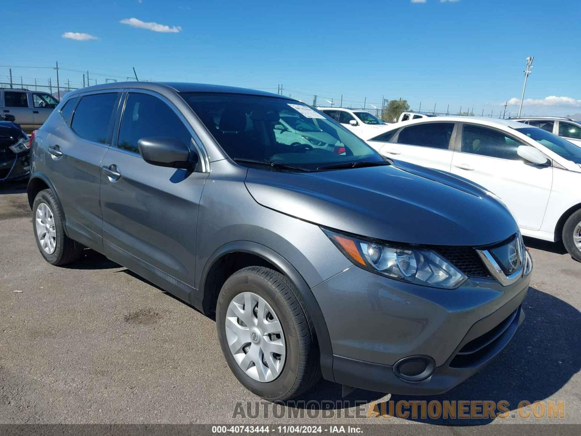 JN1BJ1CP0JW190405 NISSAN ROGUE SPORT 2018