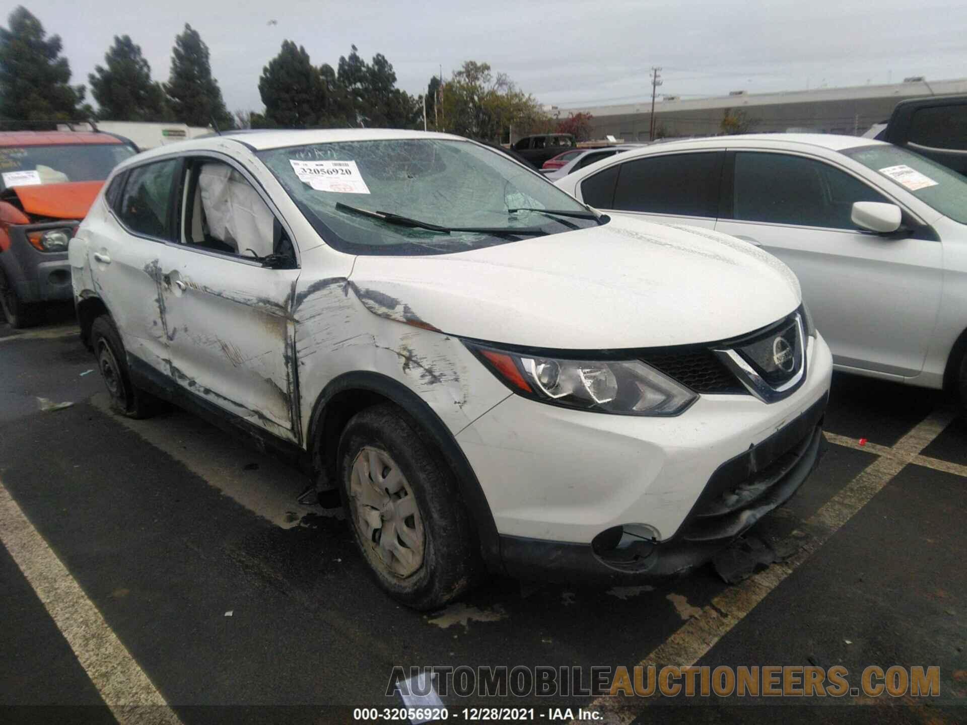 JN1BJ1CP0JW196205 NISSAN ROGUE SPORT 2018