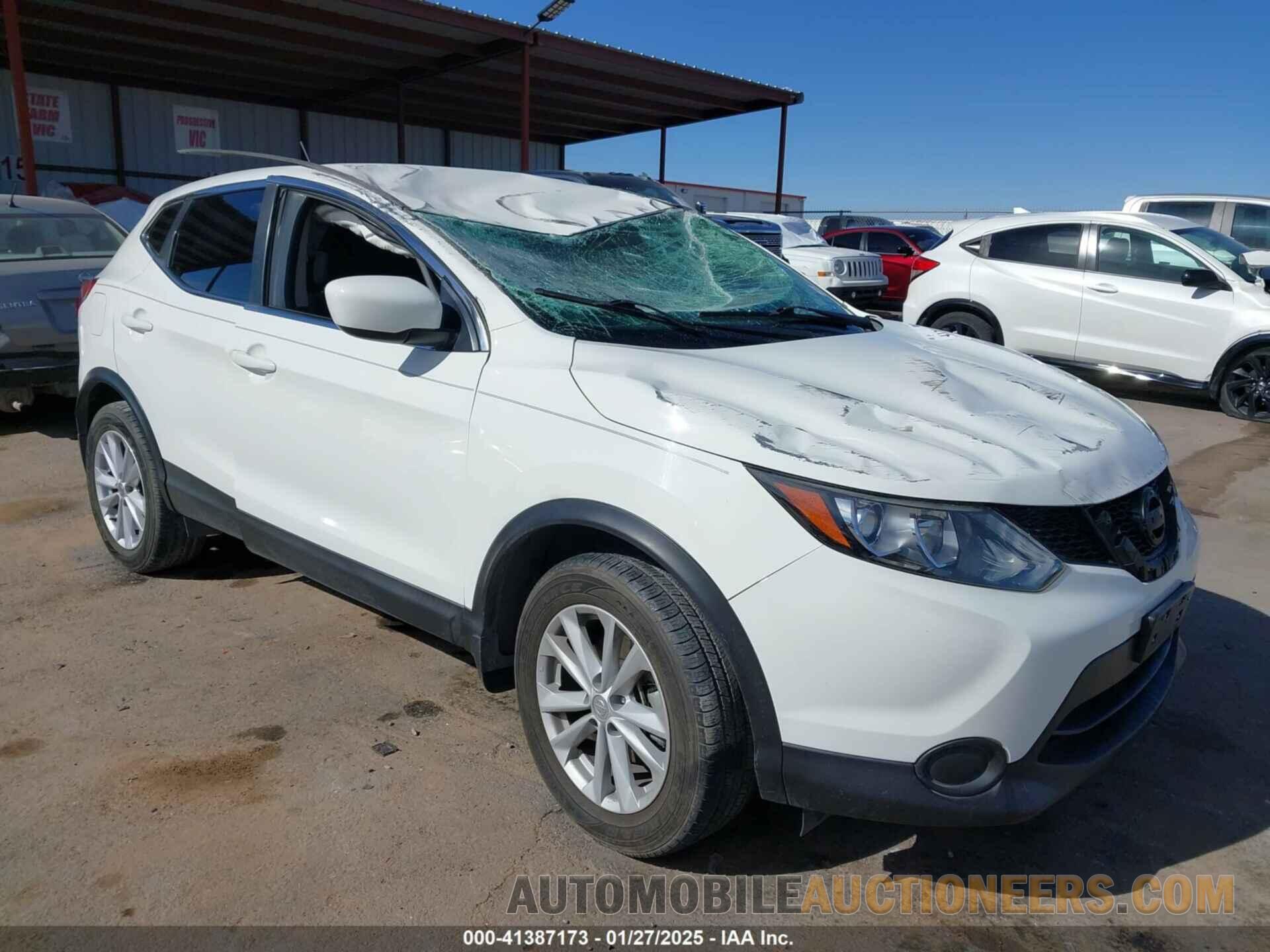 JN1BJ1CP1HW023903 NISSAN ROGUE SPORT 2017