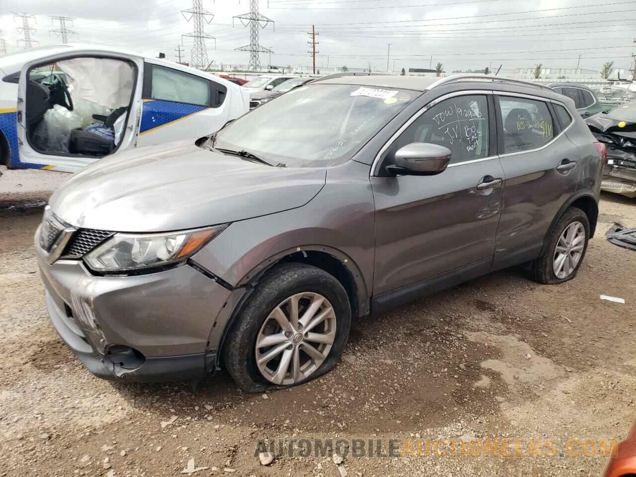 JN1BJ1CP1JW152388 NISSAN ROGUE 2018