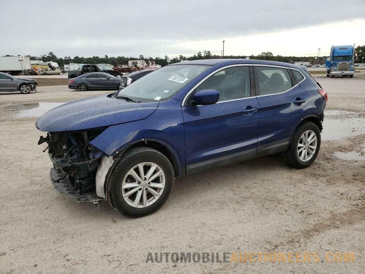 JN1BJ1CP1JW158787 NISSAN ROGUE 2018