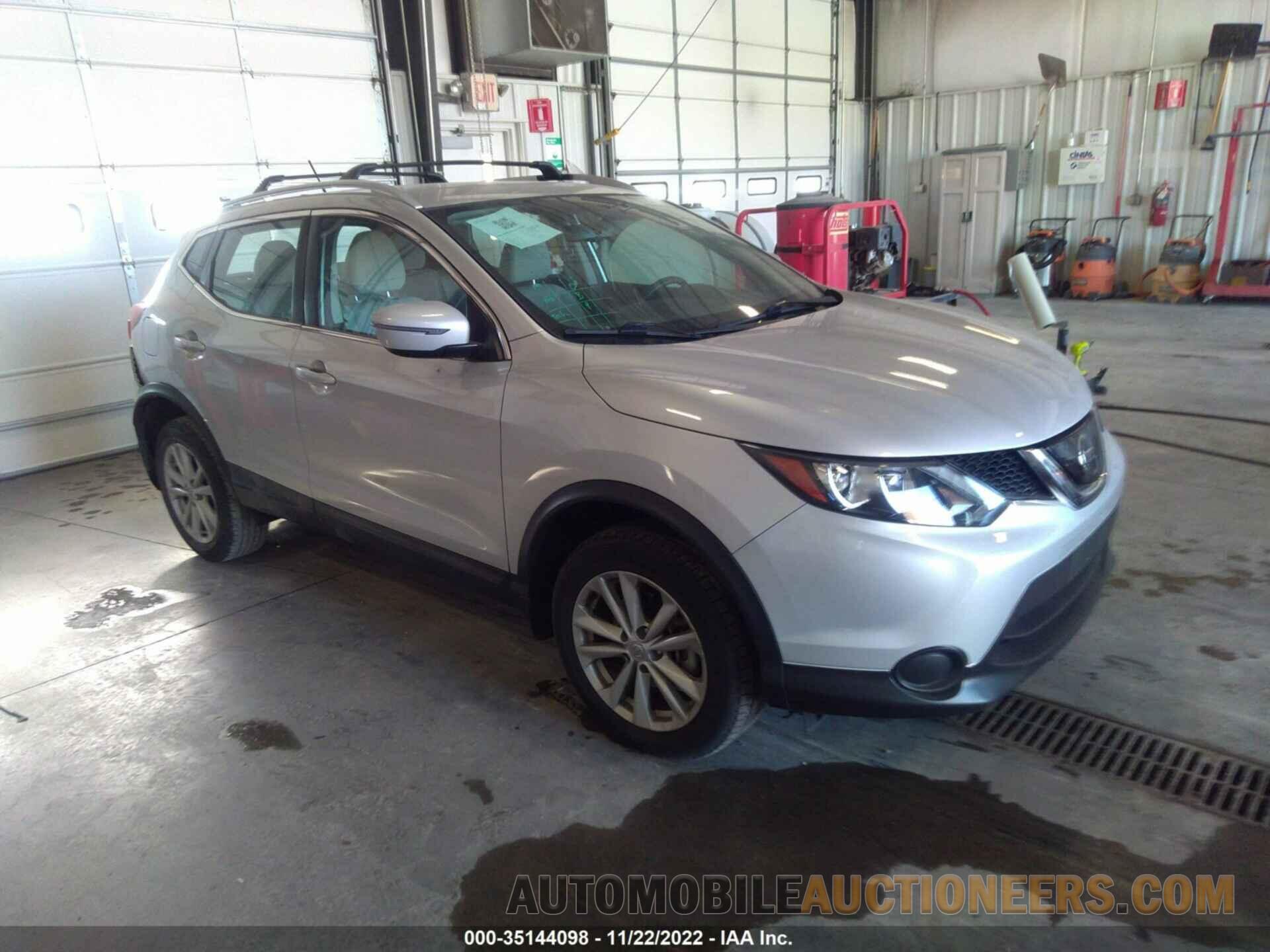 JN1BJ1CP1JW188002 NISSAN ROGUE SPORT 2018