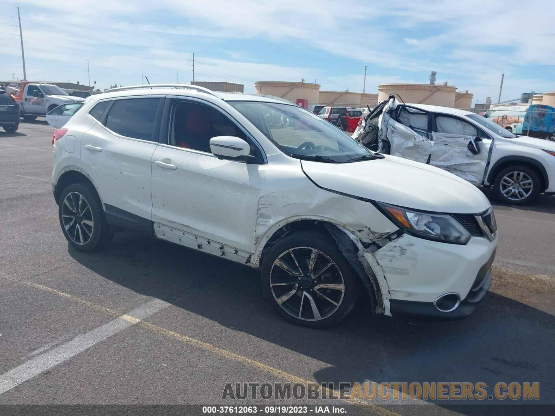 JN1BJ1CP1JW500271 NISSAN ROGUE SPORT 2018