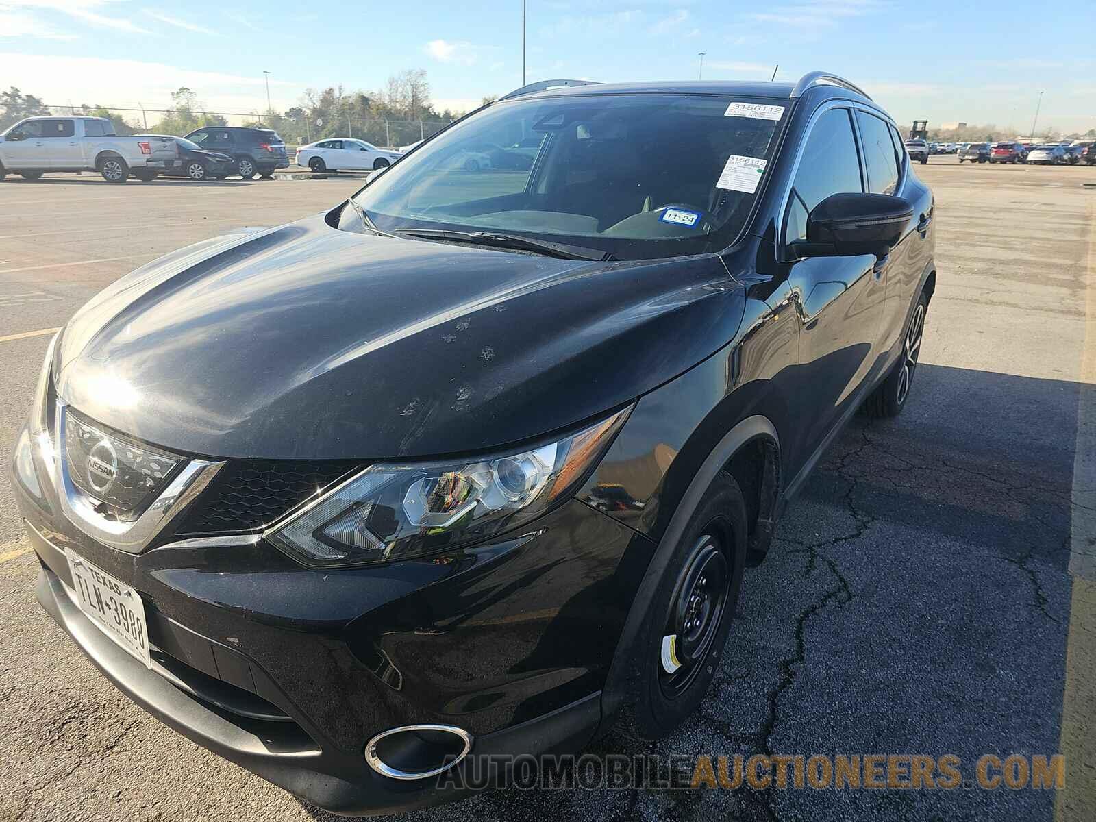 JN1BJ1CP2JW101546 Nissan Rogue Sport 2018