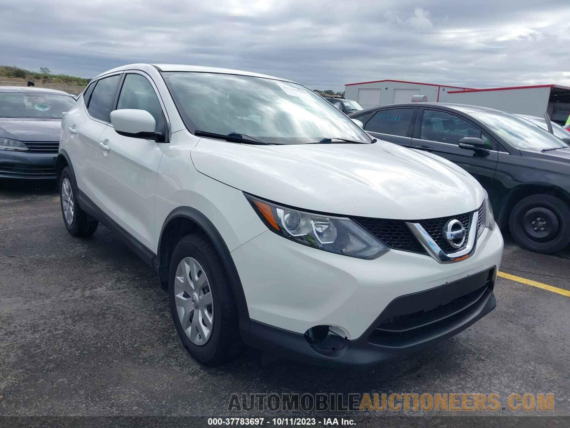 JN1BJ1CP2JW104771 NISSAN ROGUE SPORT 2018