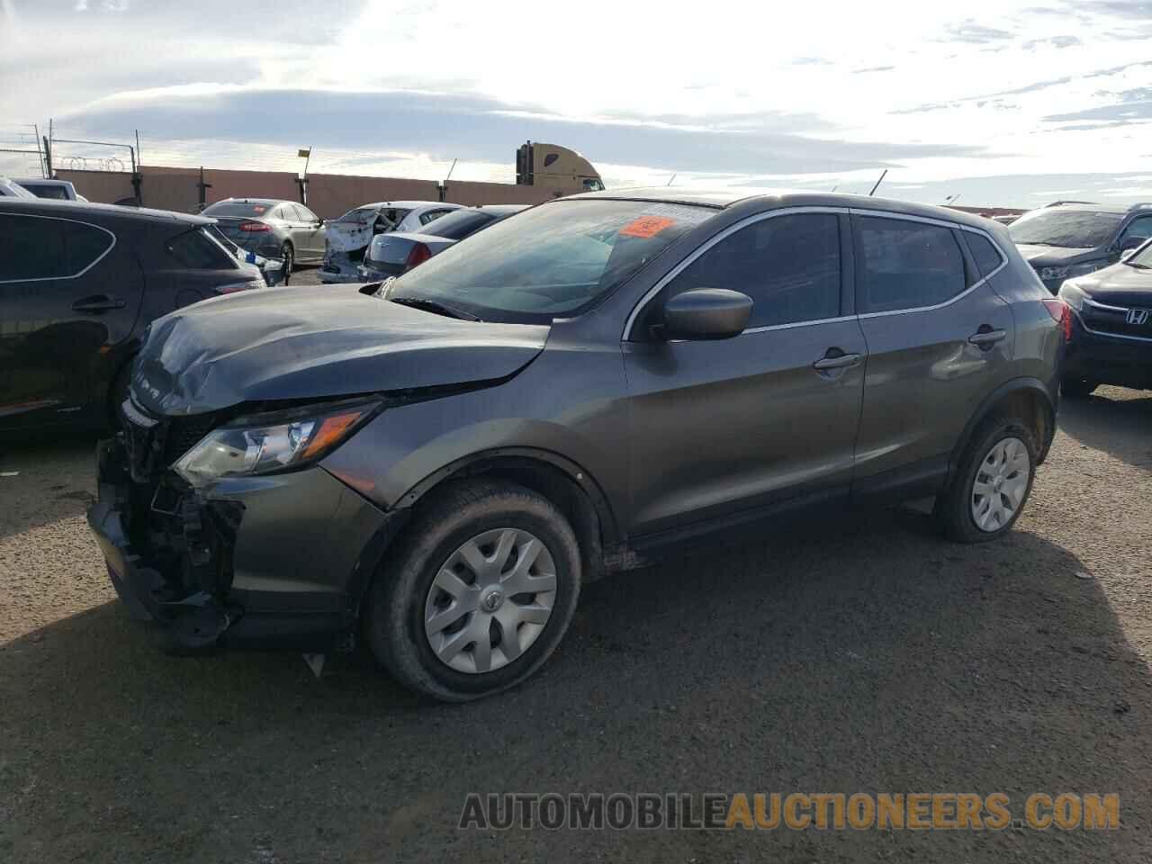 JN1BJ1CP2JW150665 NISSAN ROGUE 2018