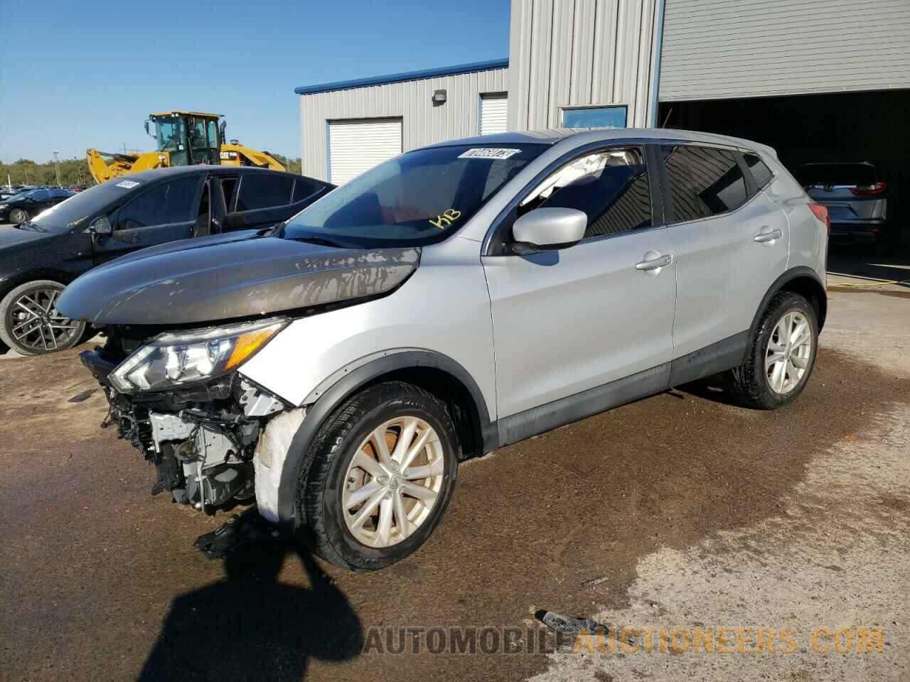 JN1BJ1CP2JW158104 NISSAN ROGUE 2018