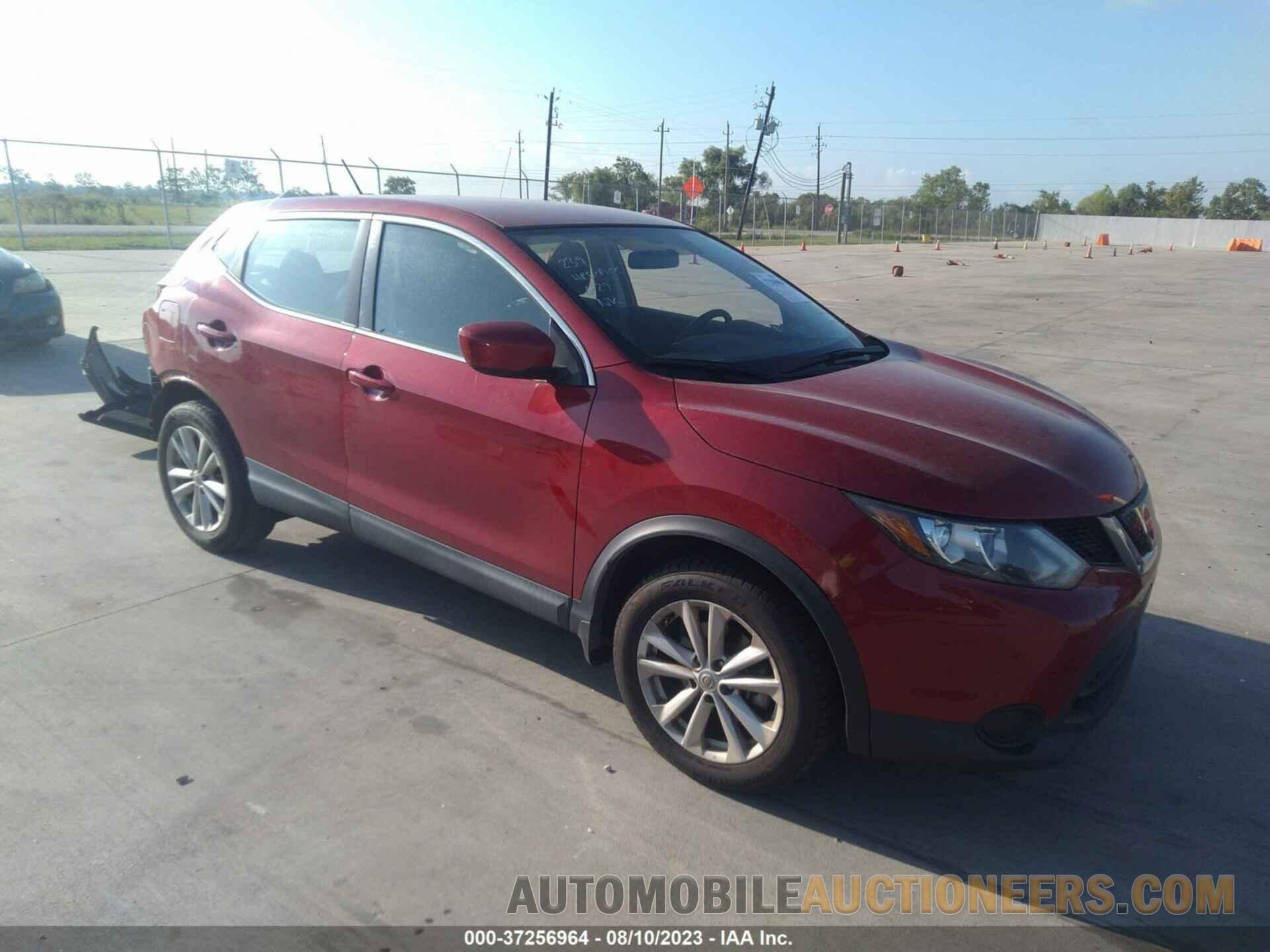 JN1BJ1CP2JW159348 NISSAN ROGUE SPORT 2018