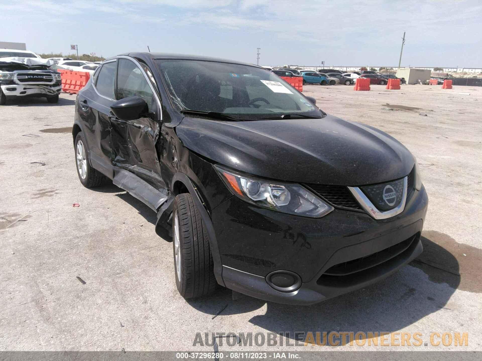 JN1BJ1CP2JW162248 NISSAN ROGUE SPORT 2018