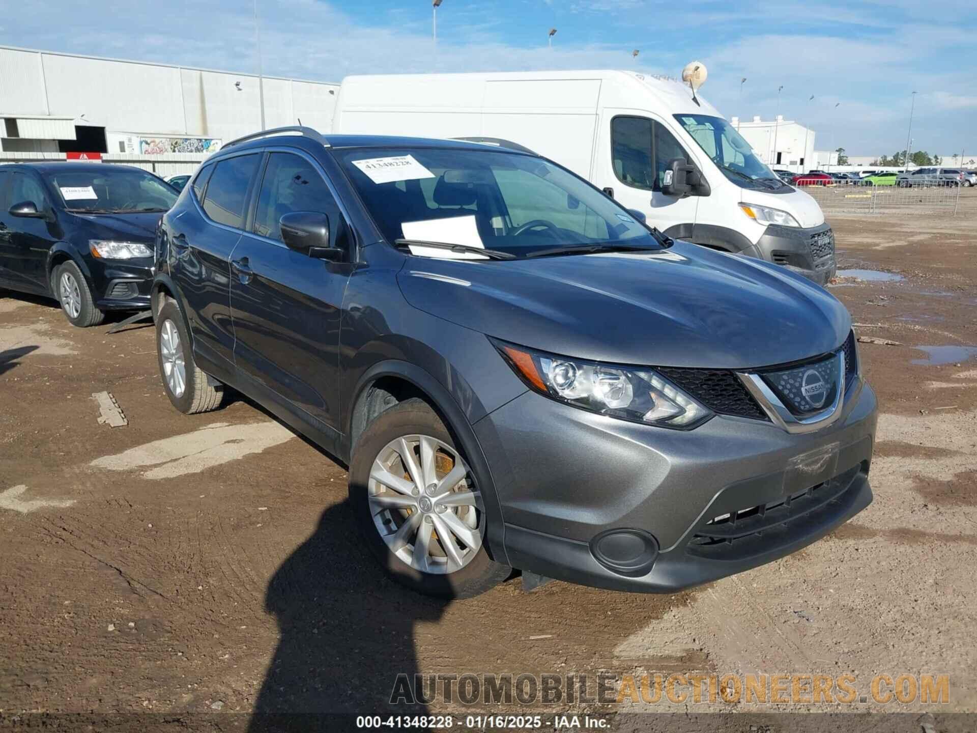 JN1BJ1CP2JW189661 NISSAN ROGUE SPORT 2018