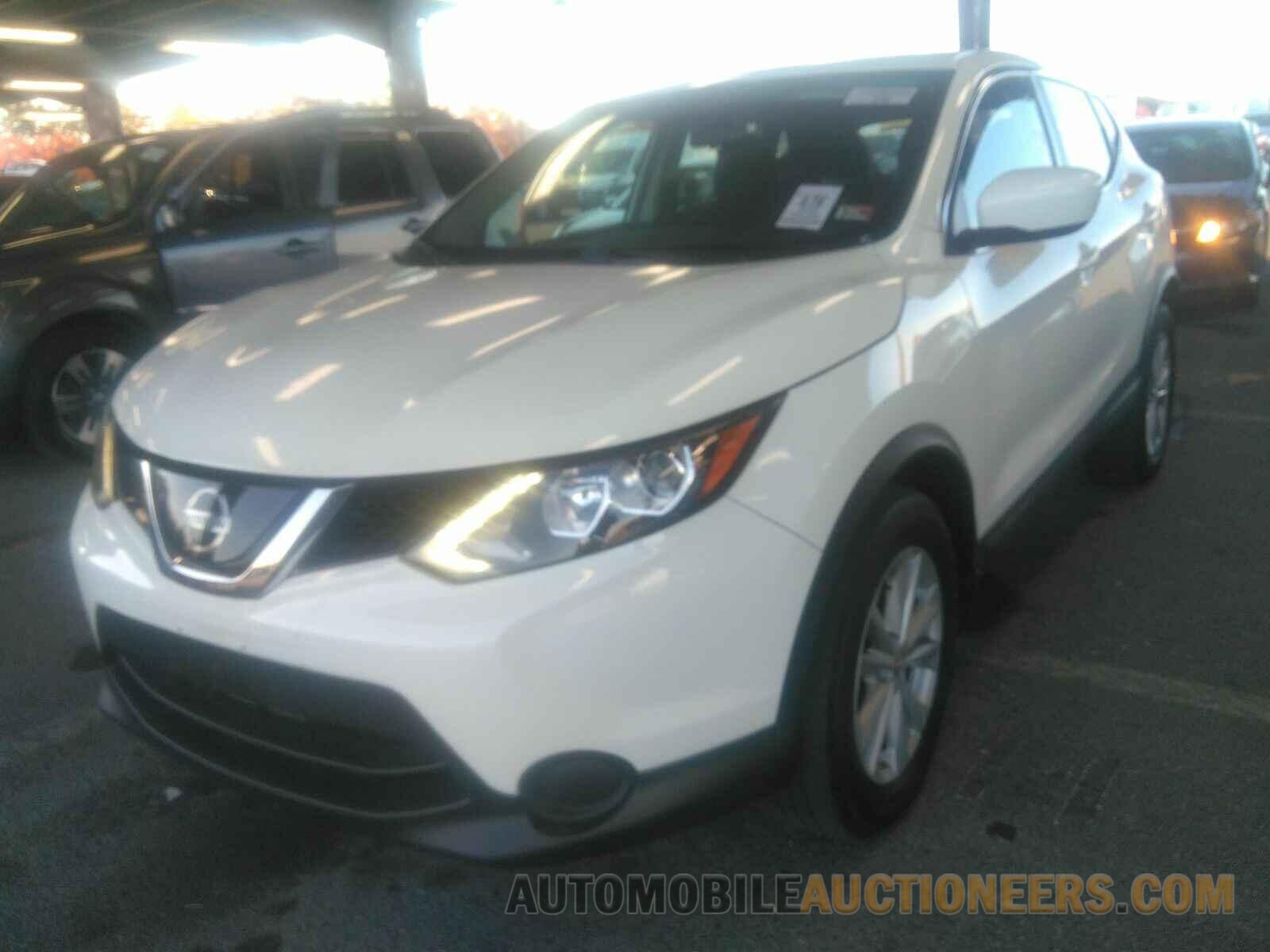 JN1BJ1CP2JW189983 Nissan Rogue Sport 2018