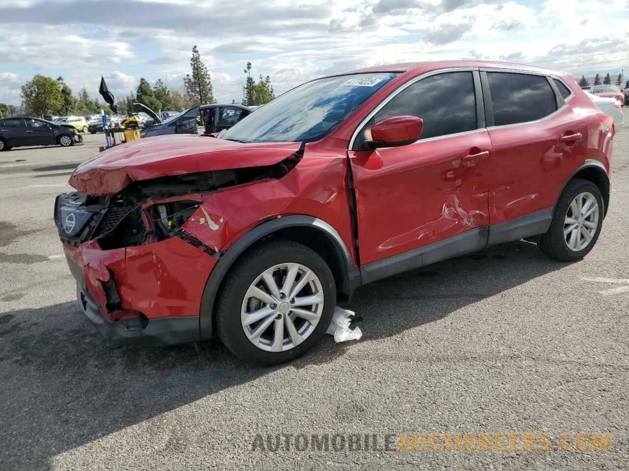 JN1BJ1CP2JW193077 NISSAN ROGUE 2018