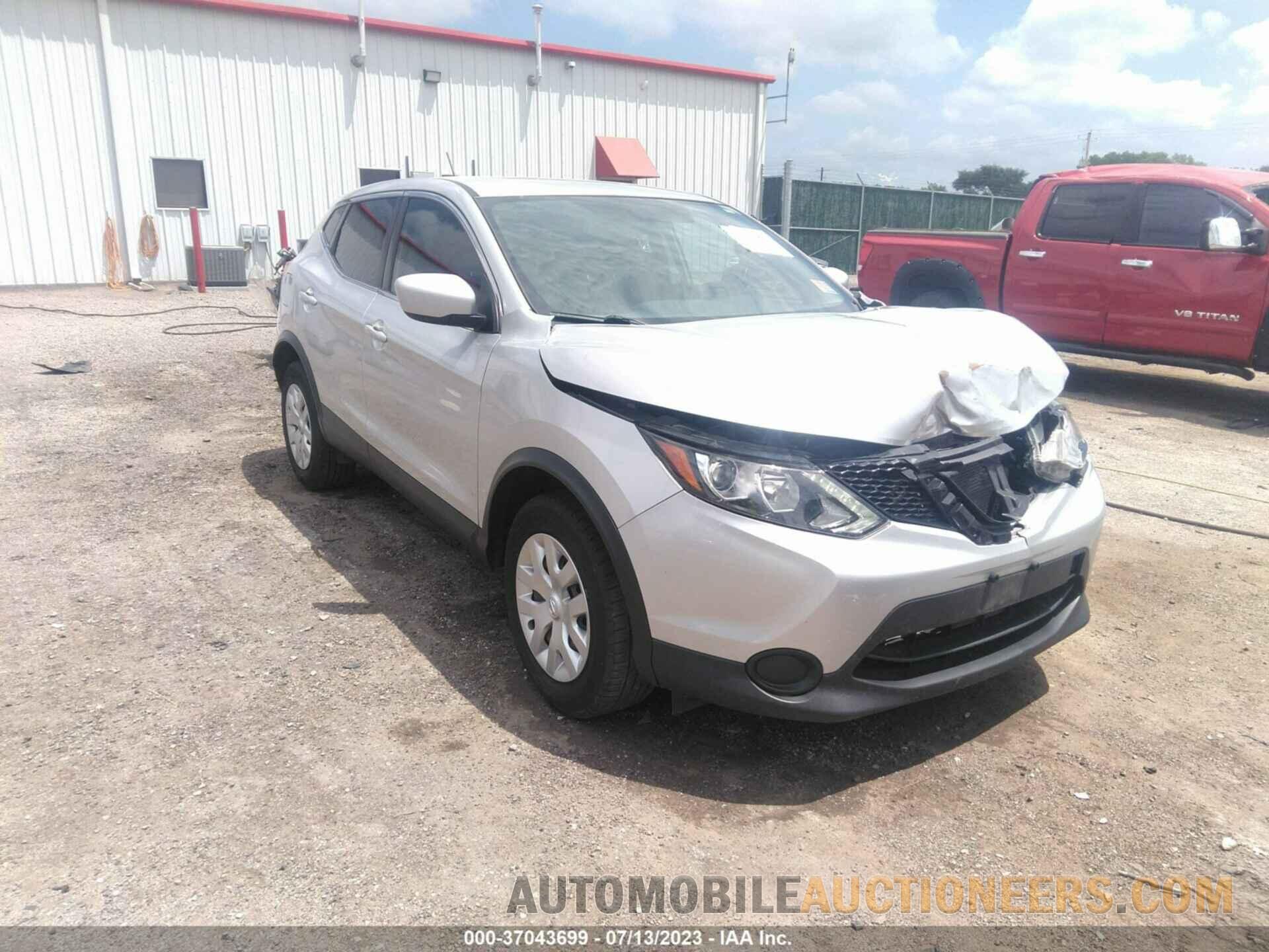 JN1BJ1CP3JW151081 NISSAN ROGUE SPORT 2018