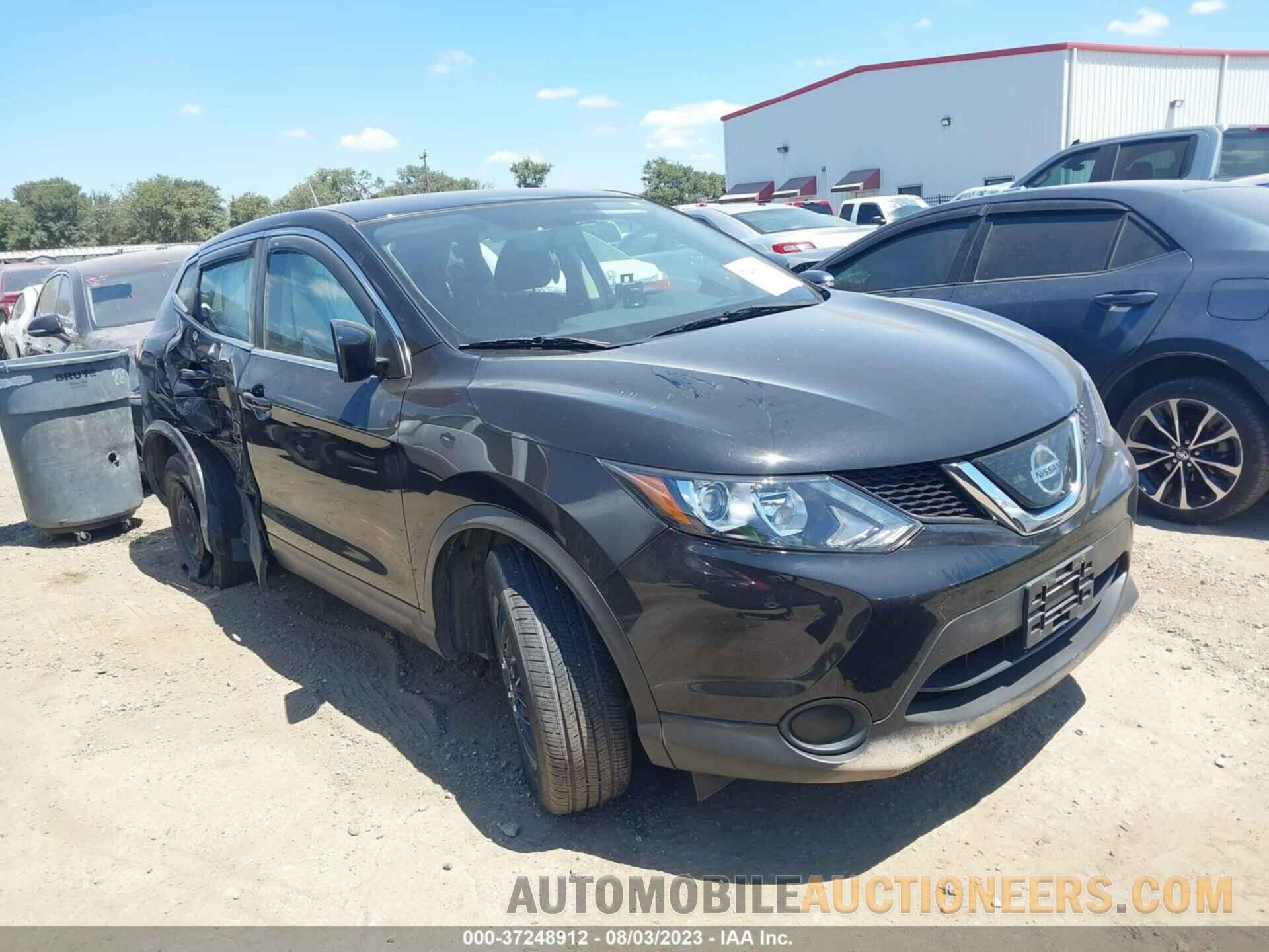 JN1BJ1CP3JW155048 NISSAN ROGUE SPORT 2018