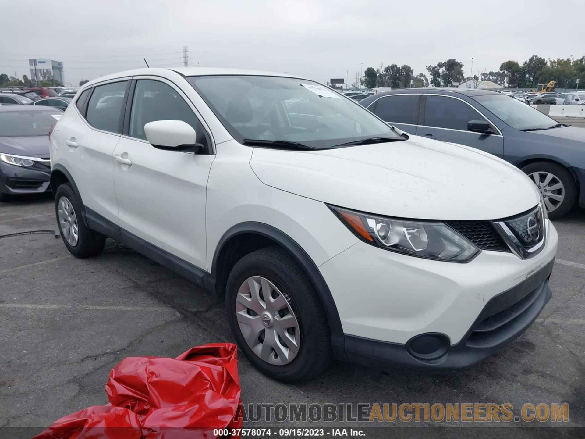 JN1BJ1CP3JW158810 NISSAN ROGUE SPORT 2018