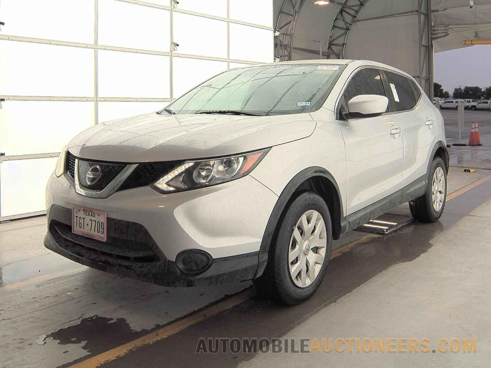 JN1BJ1CP3JW159794 Nissan Rogue Sport 2018