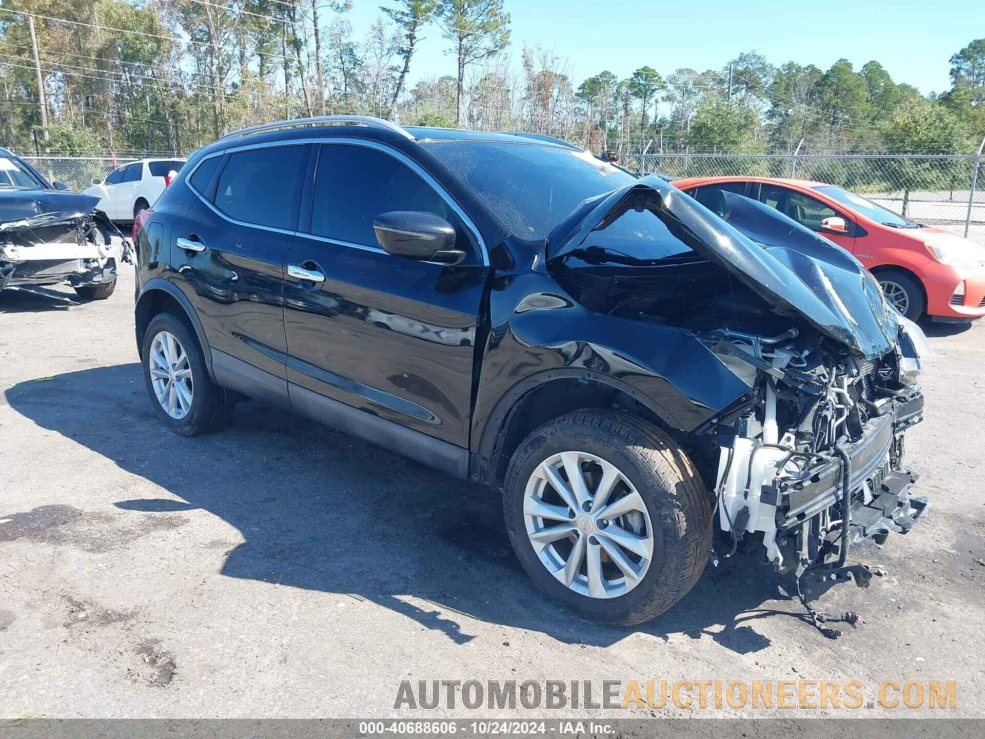 JN1BJ1CP3JW164977 NISSAN ROGUE SPORT 2018