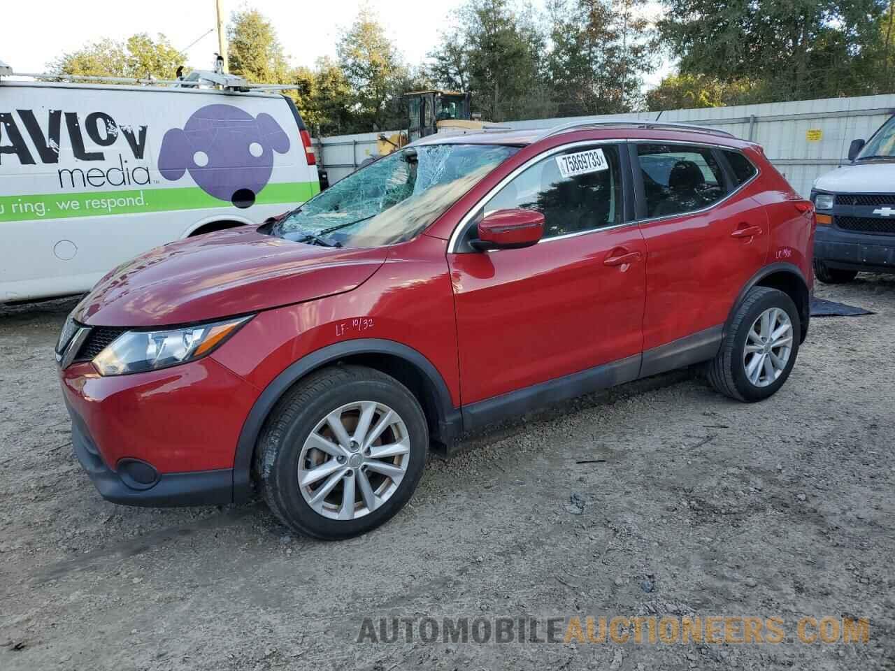 JN1BJ1CP3JW187899 NISSAN ROGUE 2018