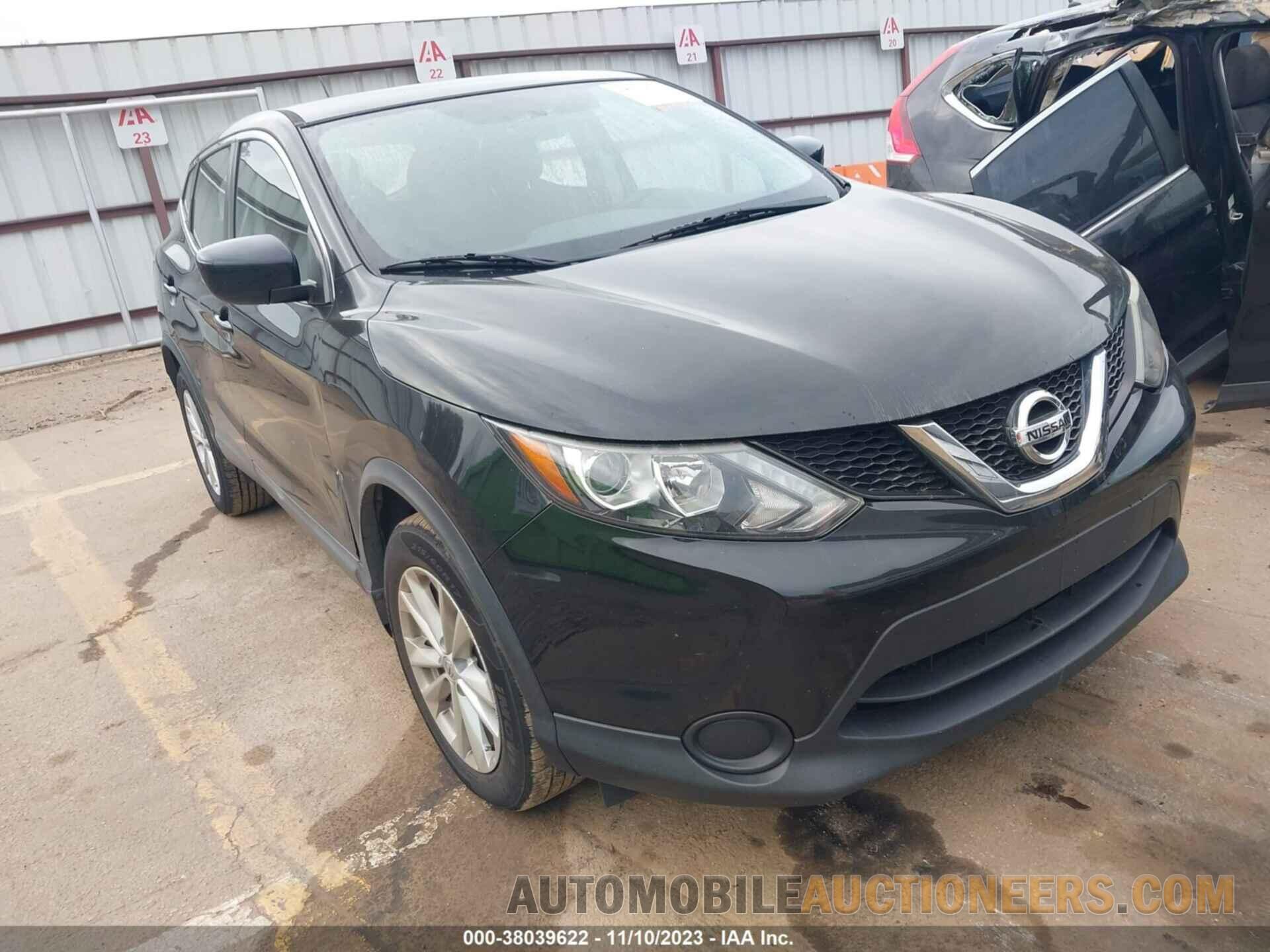 JN1BJ1CP4JW100768 NISSAN ROGUE SPORT 2018