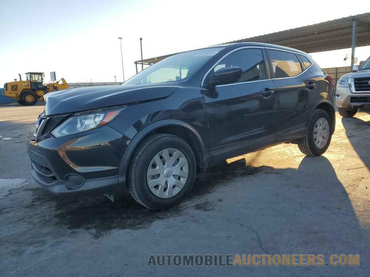 JN1BJ1CP4JW107574 NISSAN ROGUE 2018