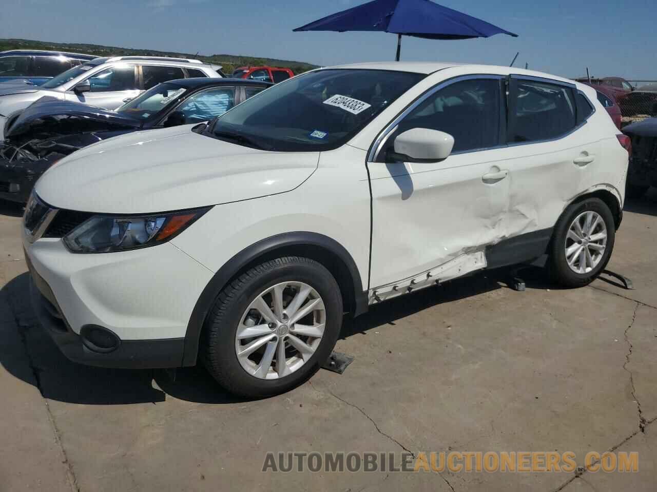 JN1BJ1CP4JW152966 NISSAN ROGUE 2018