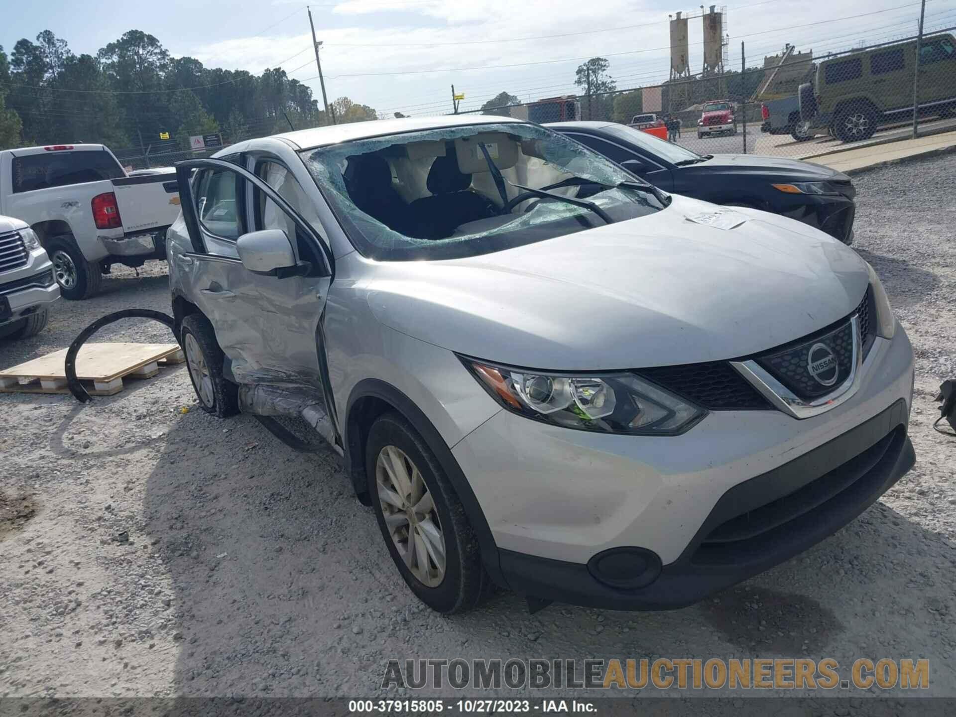 JN1BJ1CP4JW181366 NISSAN ROGUE SPORT 2018