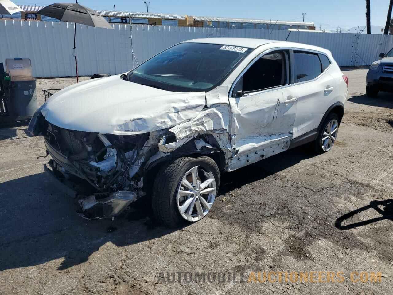 JN1BJ1CP4JW182307 NISSAN ROGUE 2018