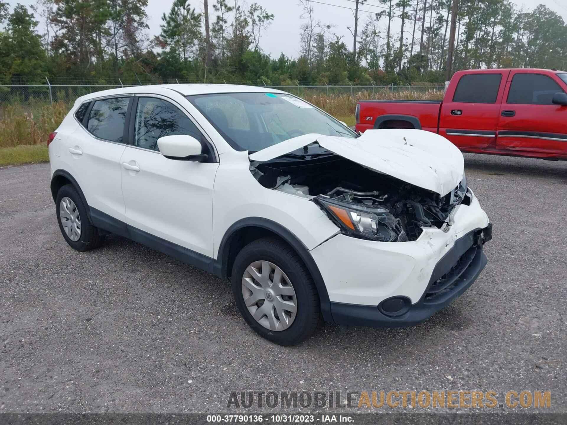 JN1BJ1CP4JW182341 NISSAN ROGUE SPORT 2018