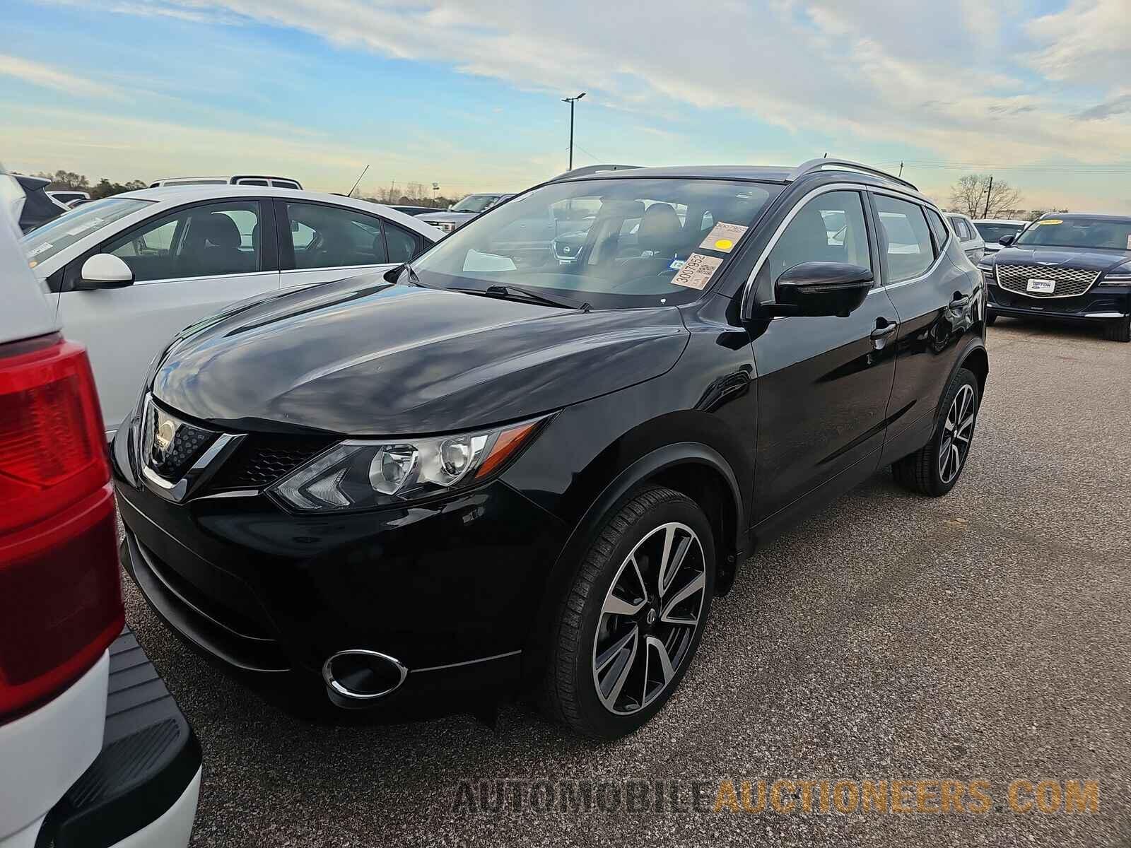 JN1BJ1CP5HW004674 Nissan Rogue Sport 2017