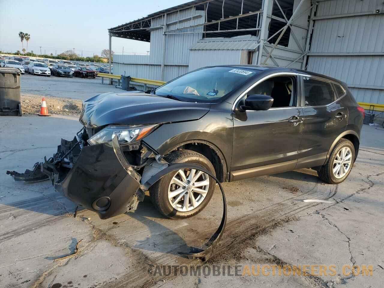 JN1BJ1CP5HW019577 NISSAN ROGUE 2017