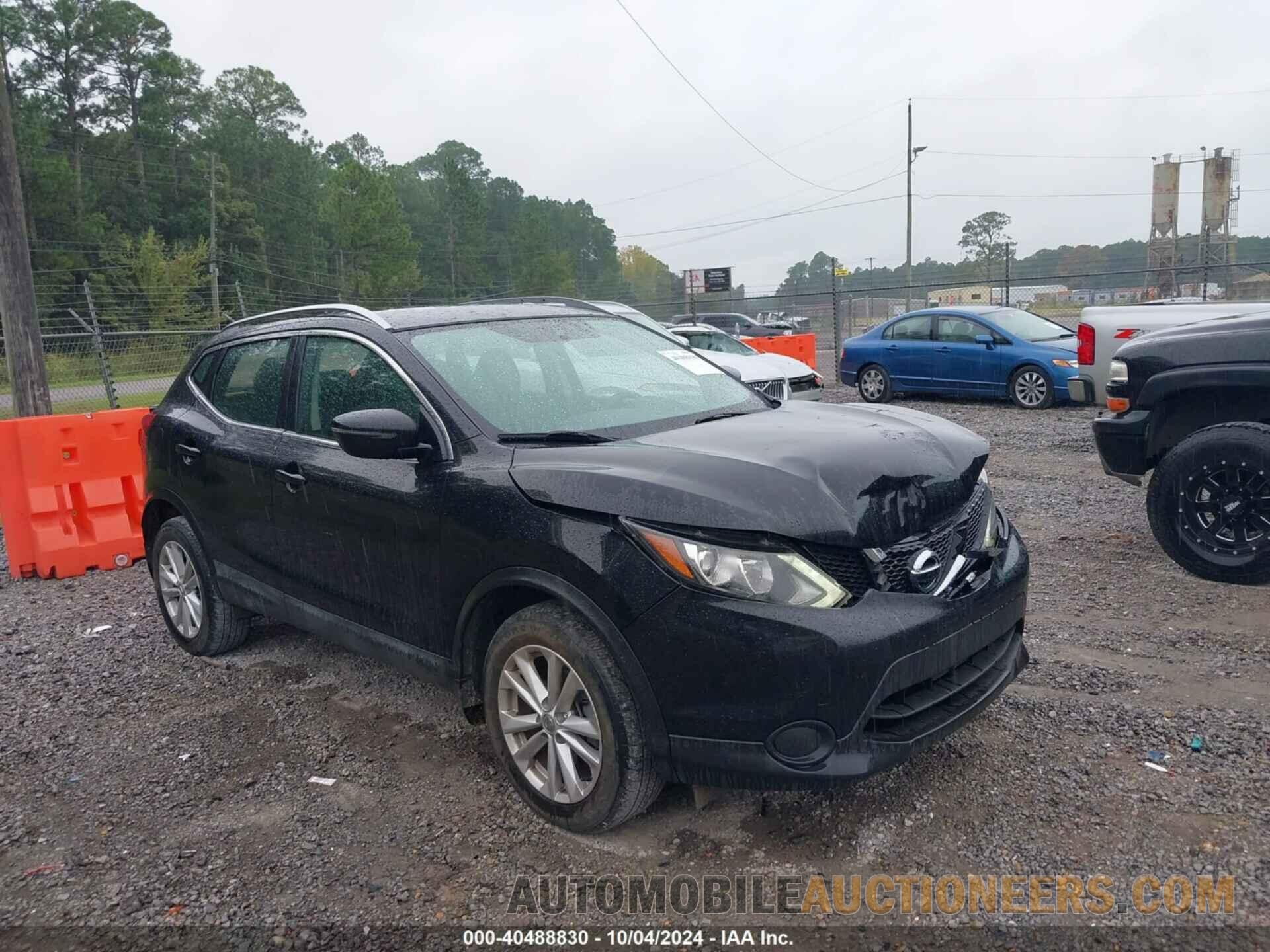 JN1BJ1CP5JW104229 NISSAN ROGUE SPORT 2018