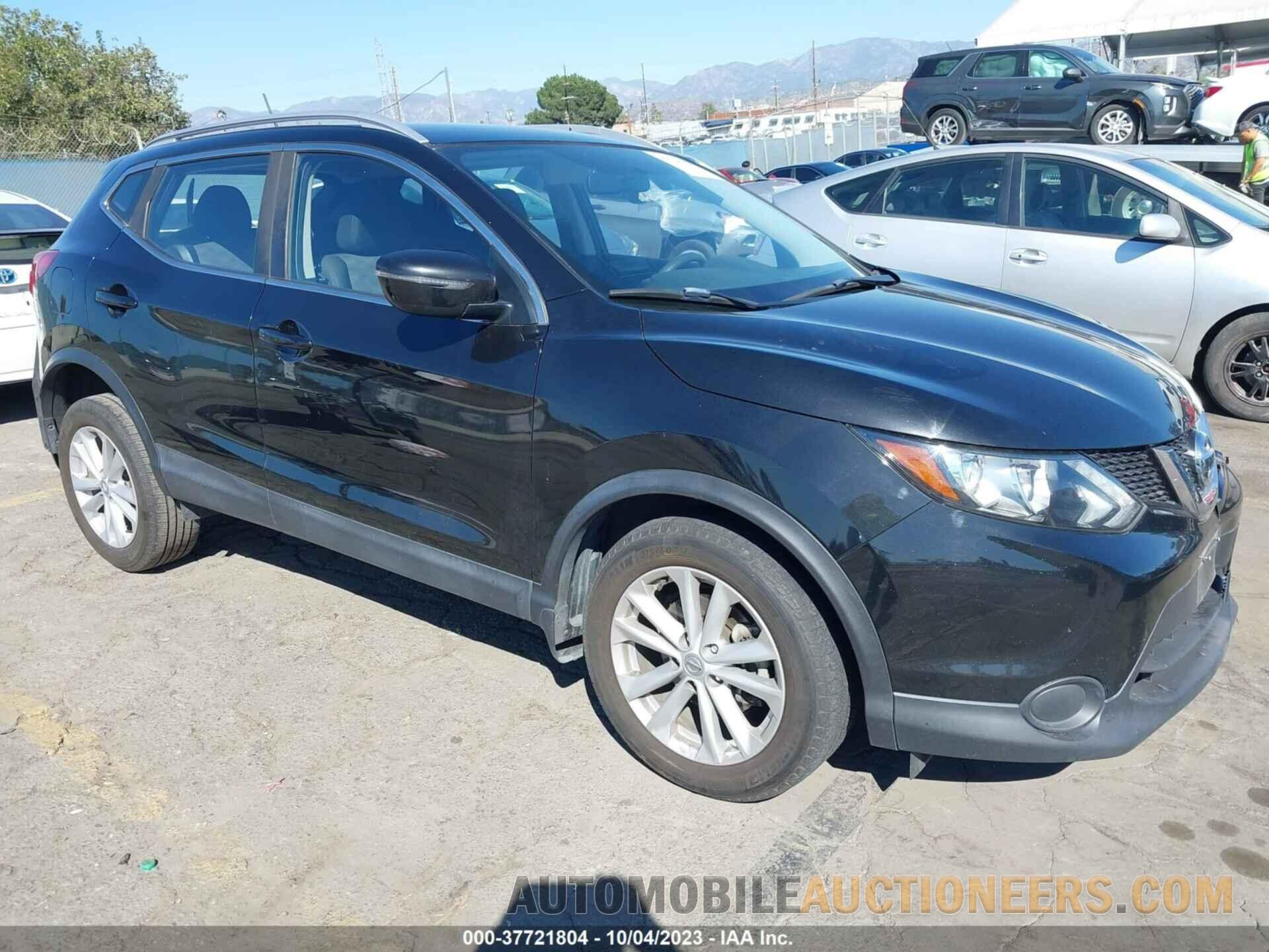 JN1BJ1CP5JW105381 NISSAN ROGUE SPORT 2018