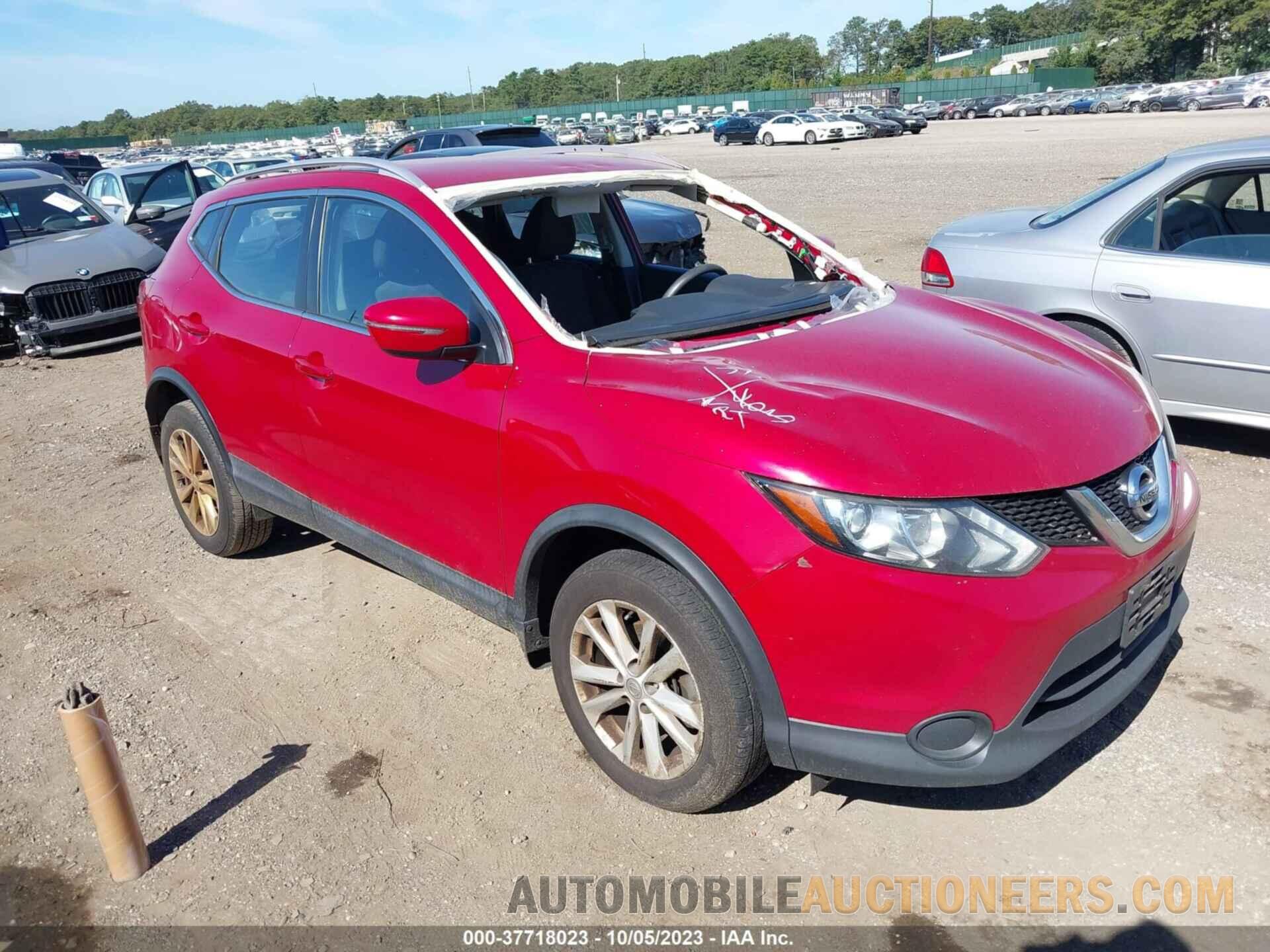 JN1BJ1CP5JW108121 NISSAN ROGUE SPORT 2018