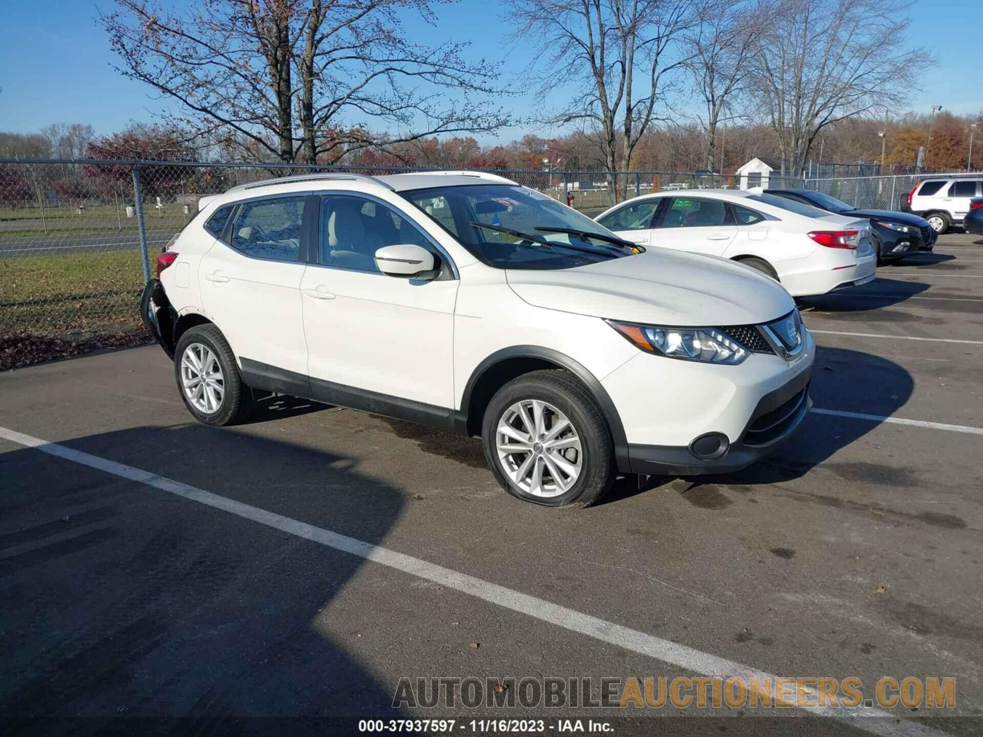 JN1BJ1CP5JW150353 NISSAN ROGUE SPORT 2018