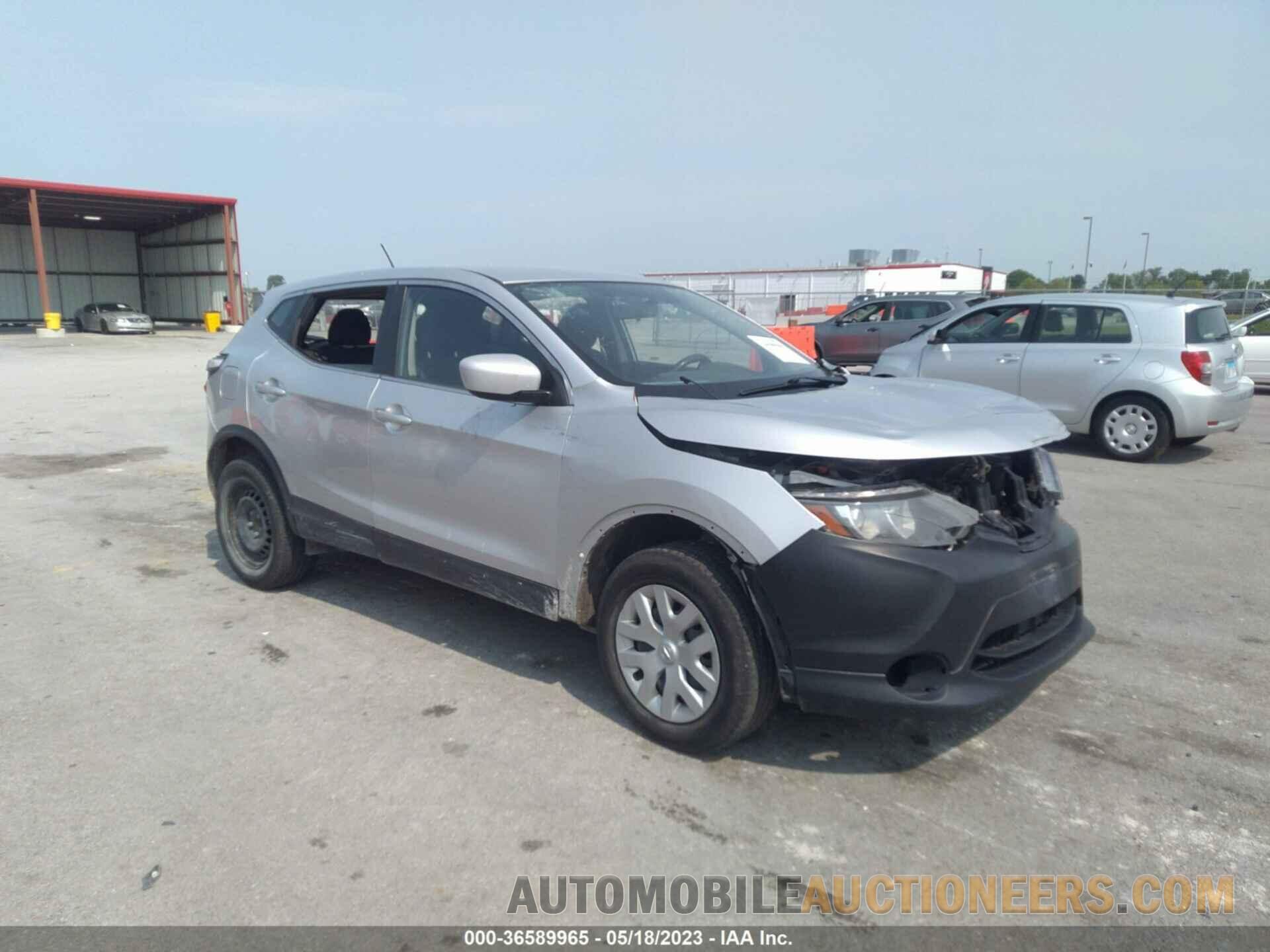 JN1BJ1CP5JW156086 NISSAN ROGUE SPORT 2018