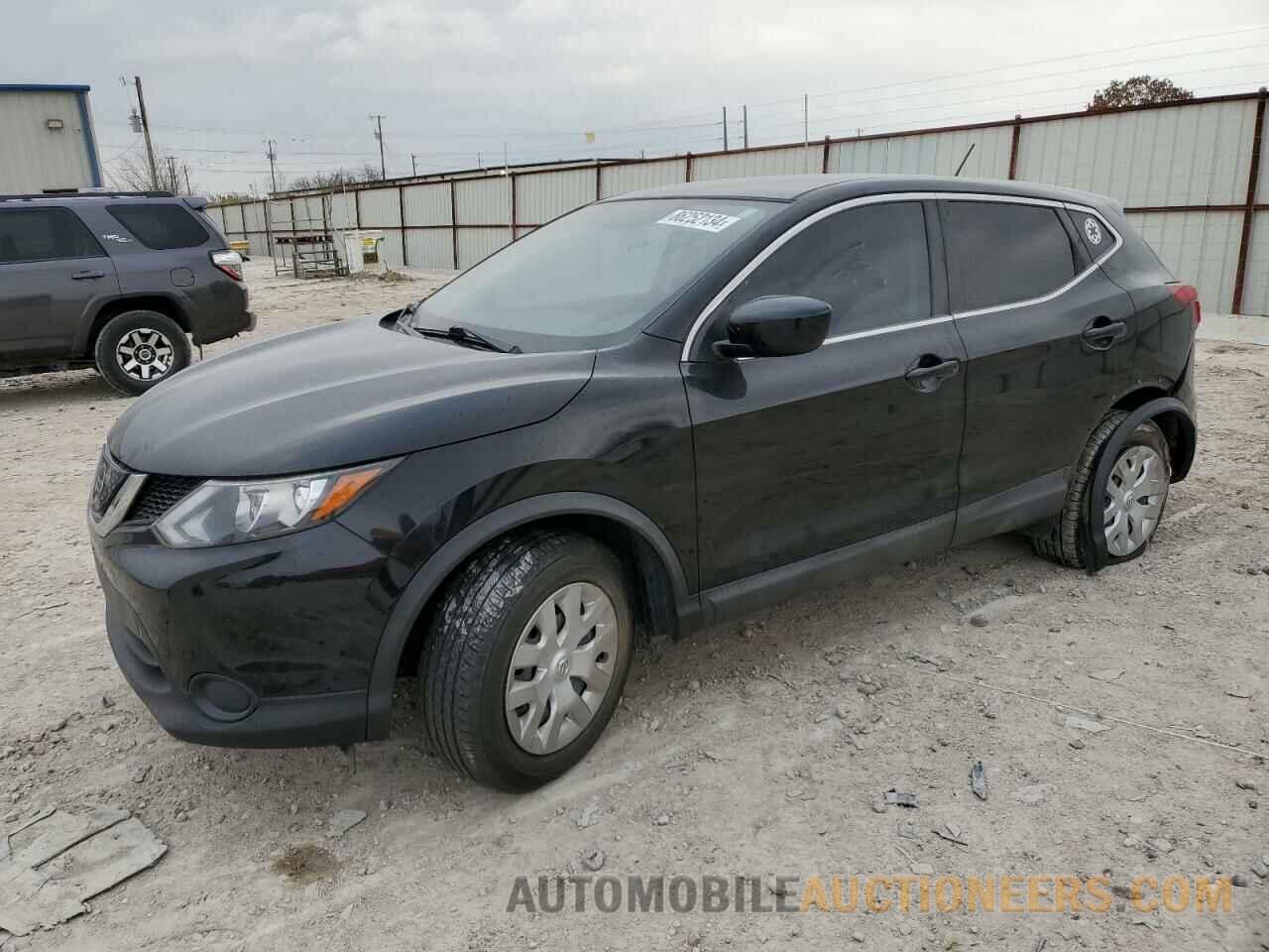 JN1BJ1CP5JW156928 NISSAN ROGUE 2018