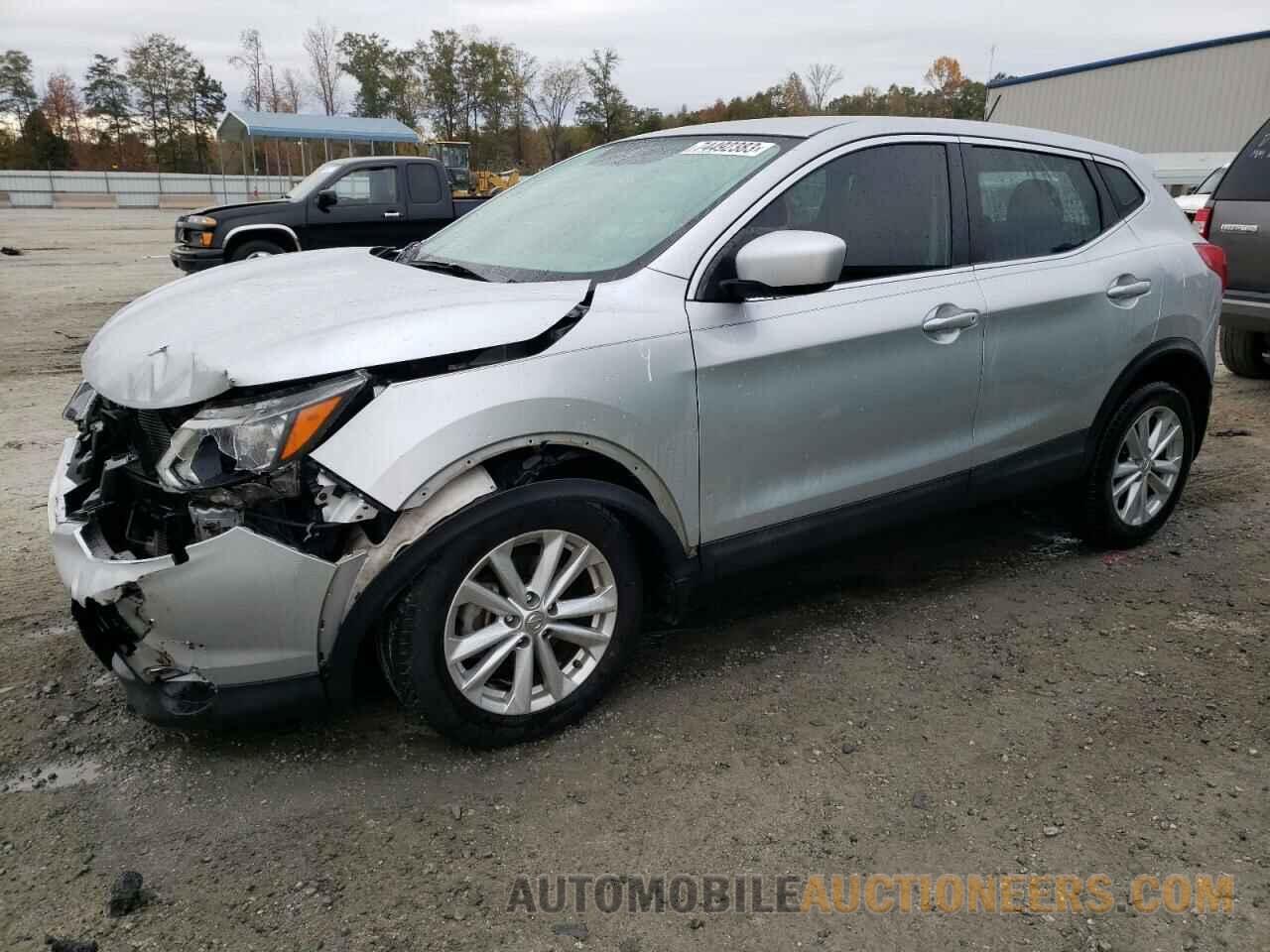 JN1BJ1CP5JW161577 NISSAN ROGUE 2018