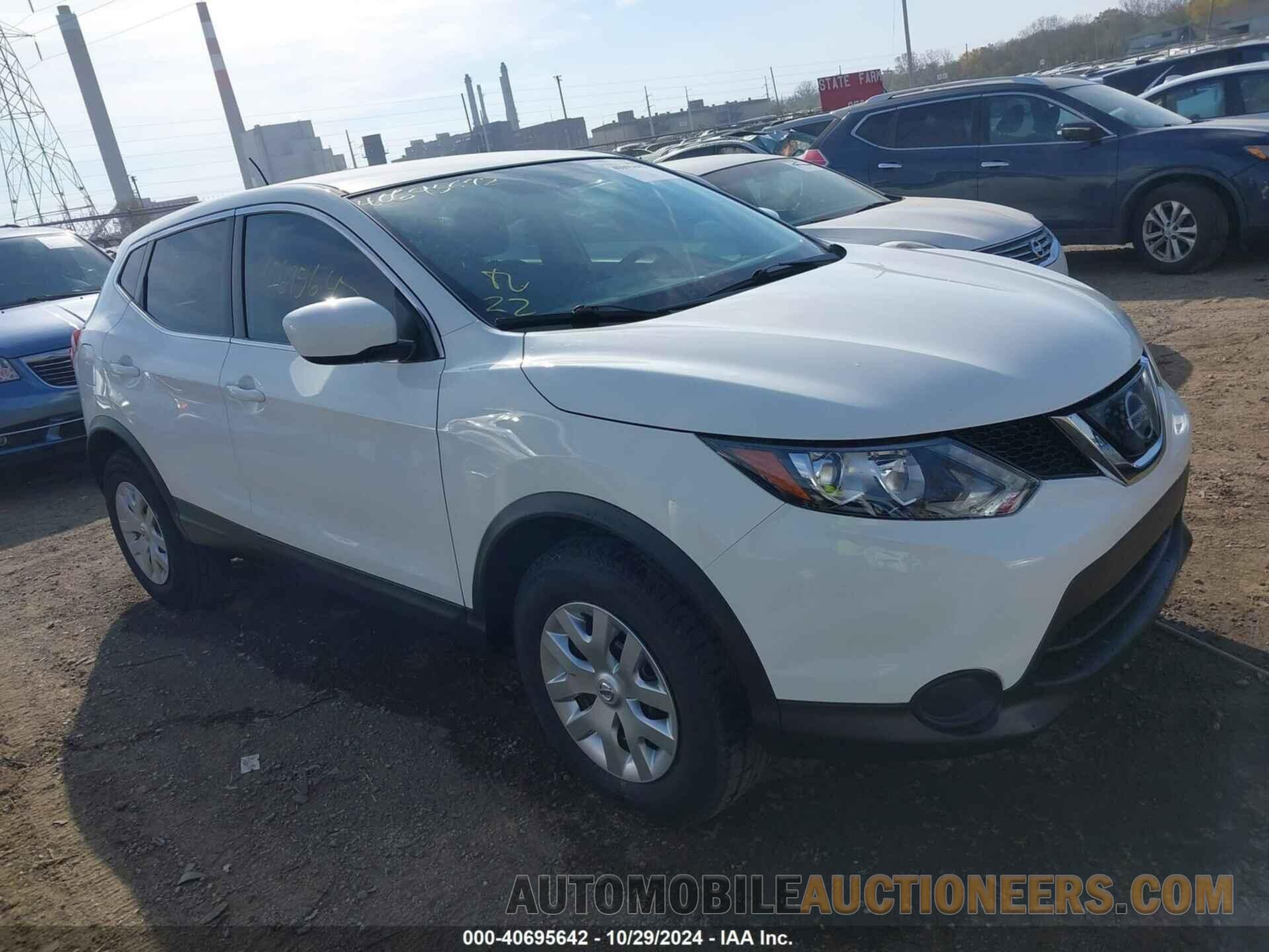 JN1BJ1CP5JW165466 NISSAN ROGUE SPORT 2018