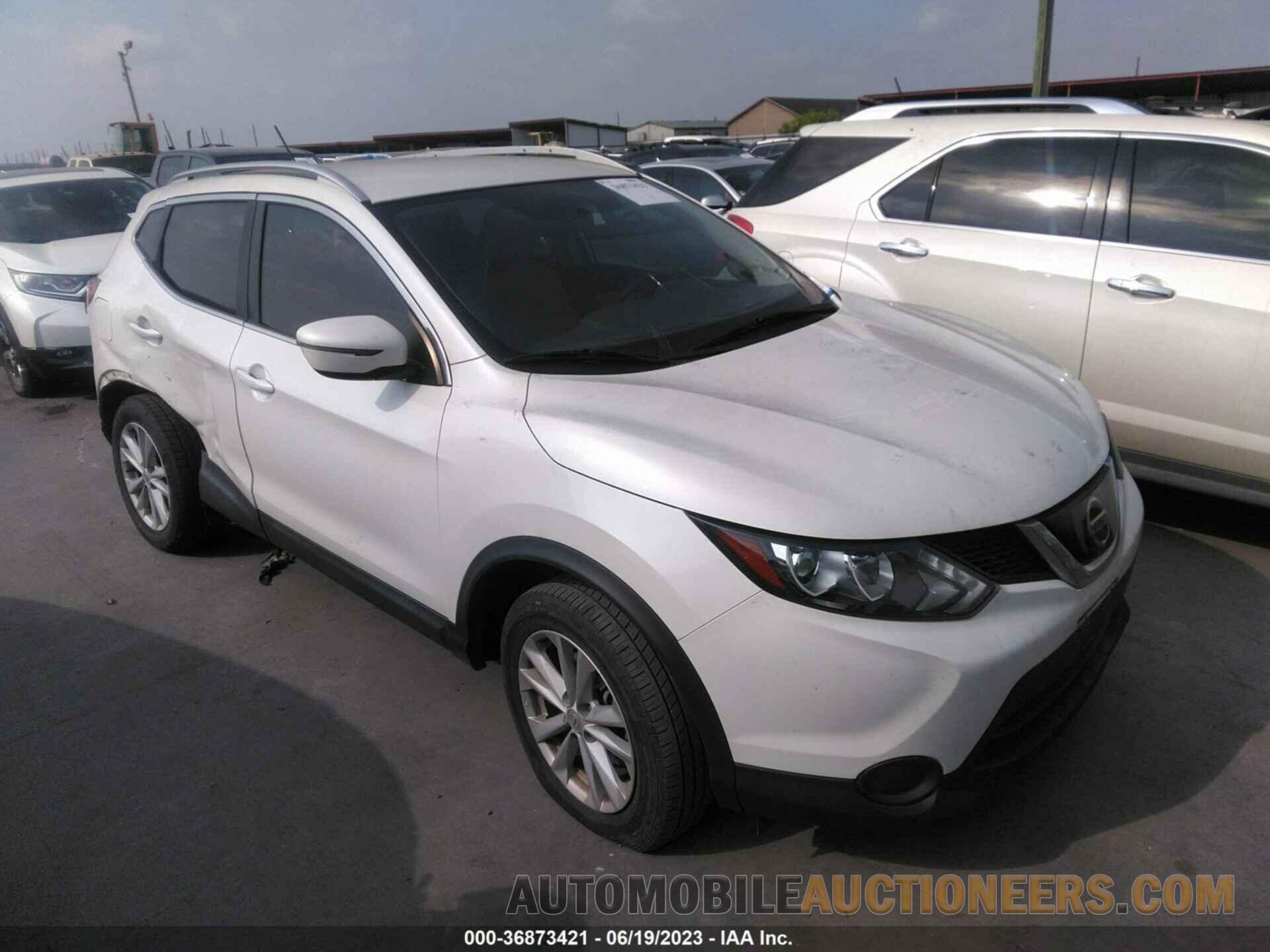 JN1BJ1CP5JW193512 NISSAN ROGUE SPORT 2018