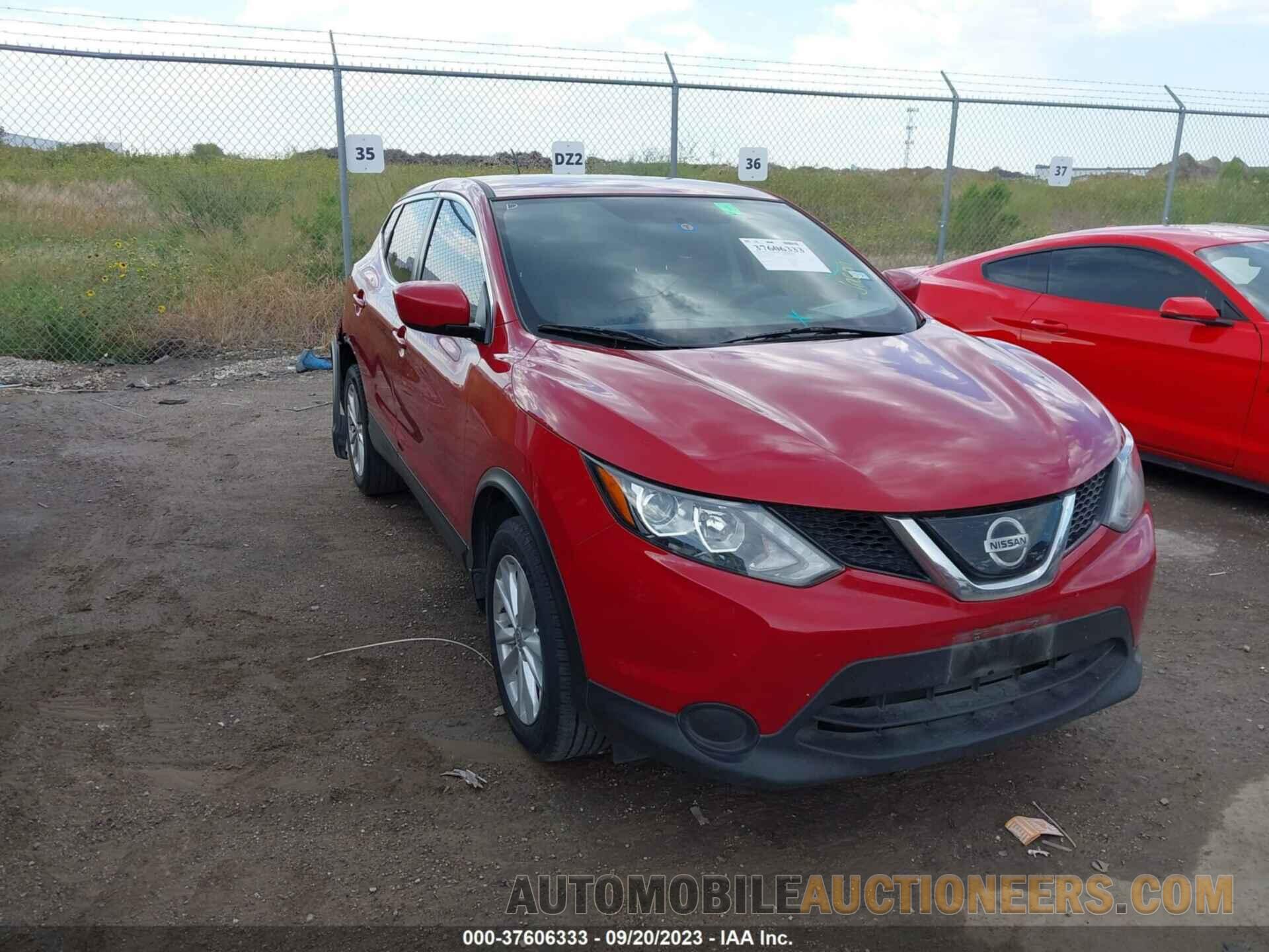 JN1BJ1CP5JW194532 NISSAN ROGUE SPORT 2018