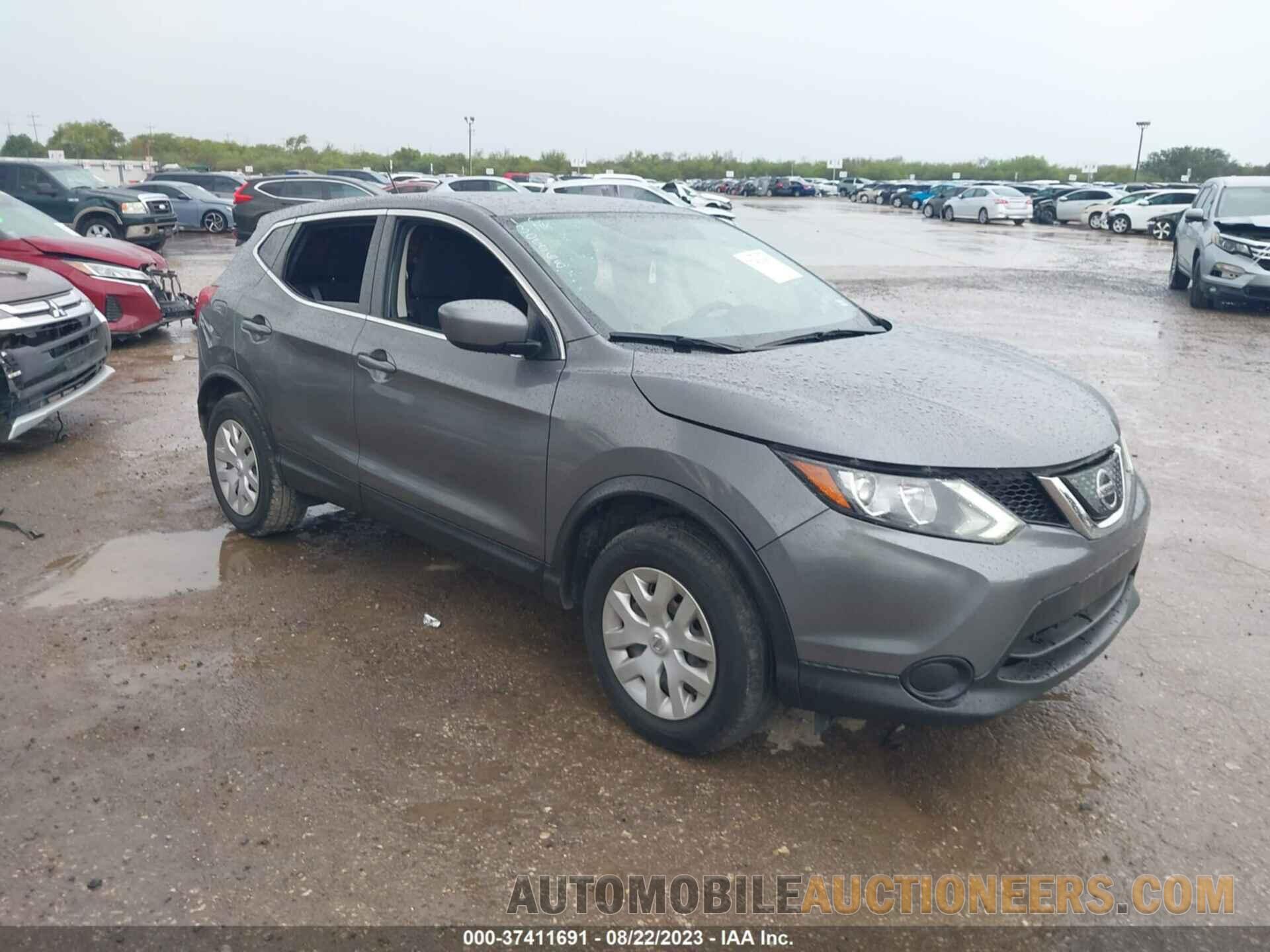 JN1BJ1CP6JW155593 NISSAN ROGUE SPORT 2018